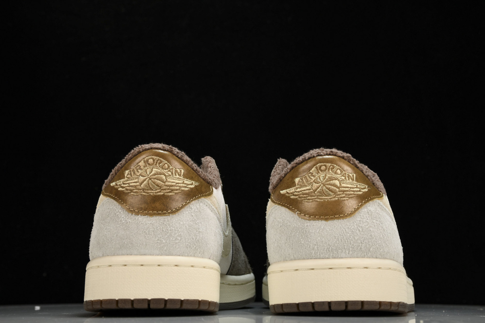 AJ Low 尺码36-47.5

纯原版出品-Air Jordan 1 Low OG Year of 