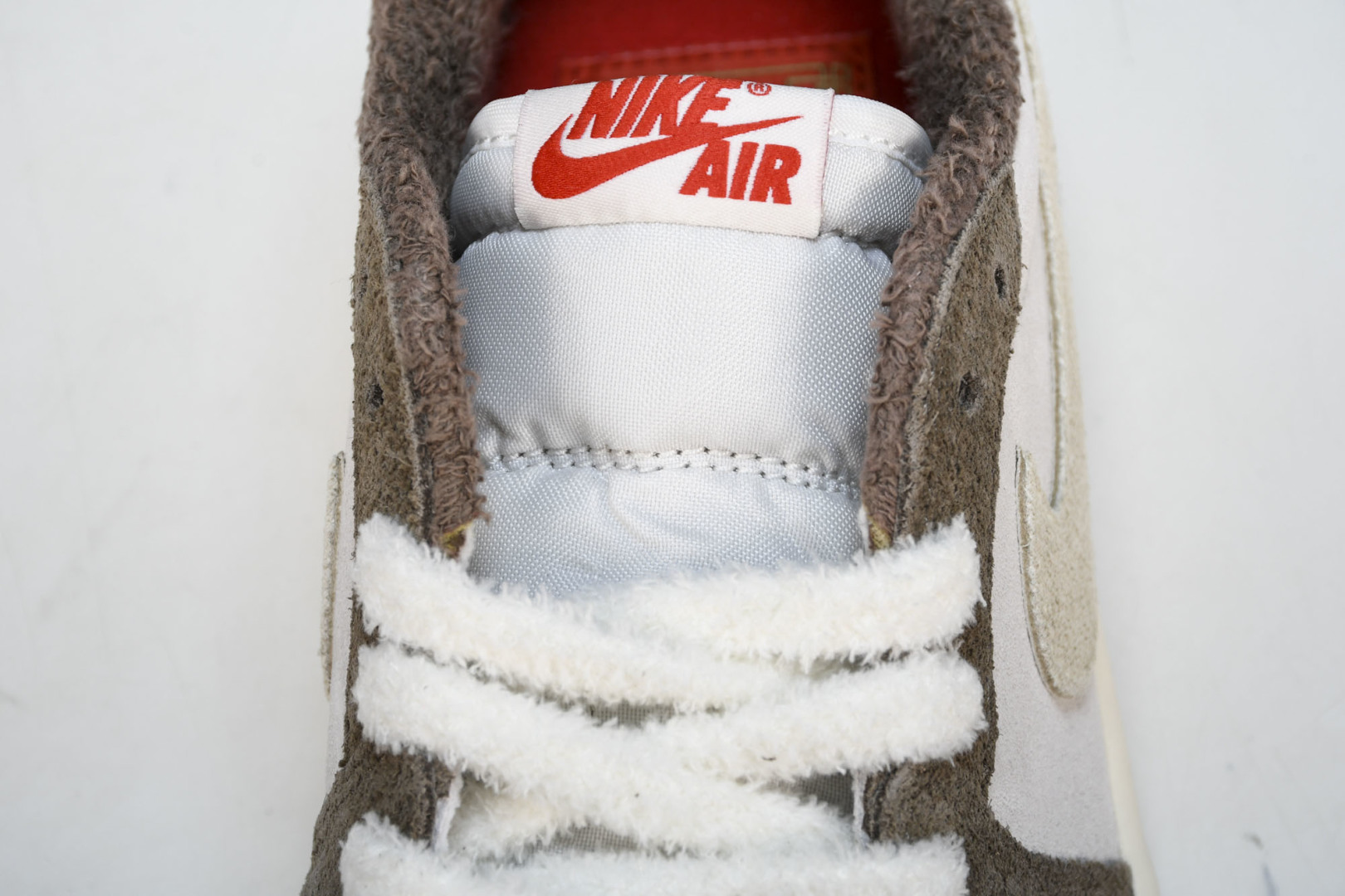 AJ Low 尺码36-47.5

纯原版出品-Air Jordan 1 Low OG Year of 