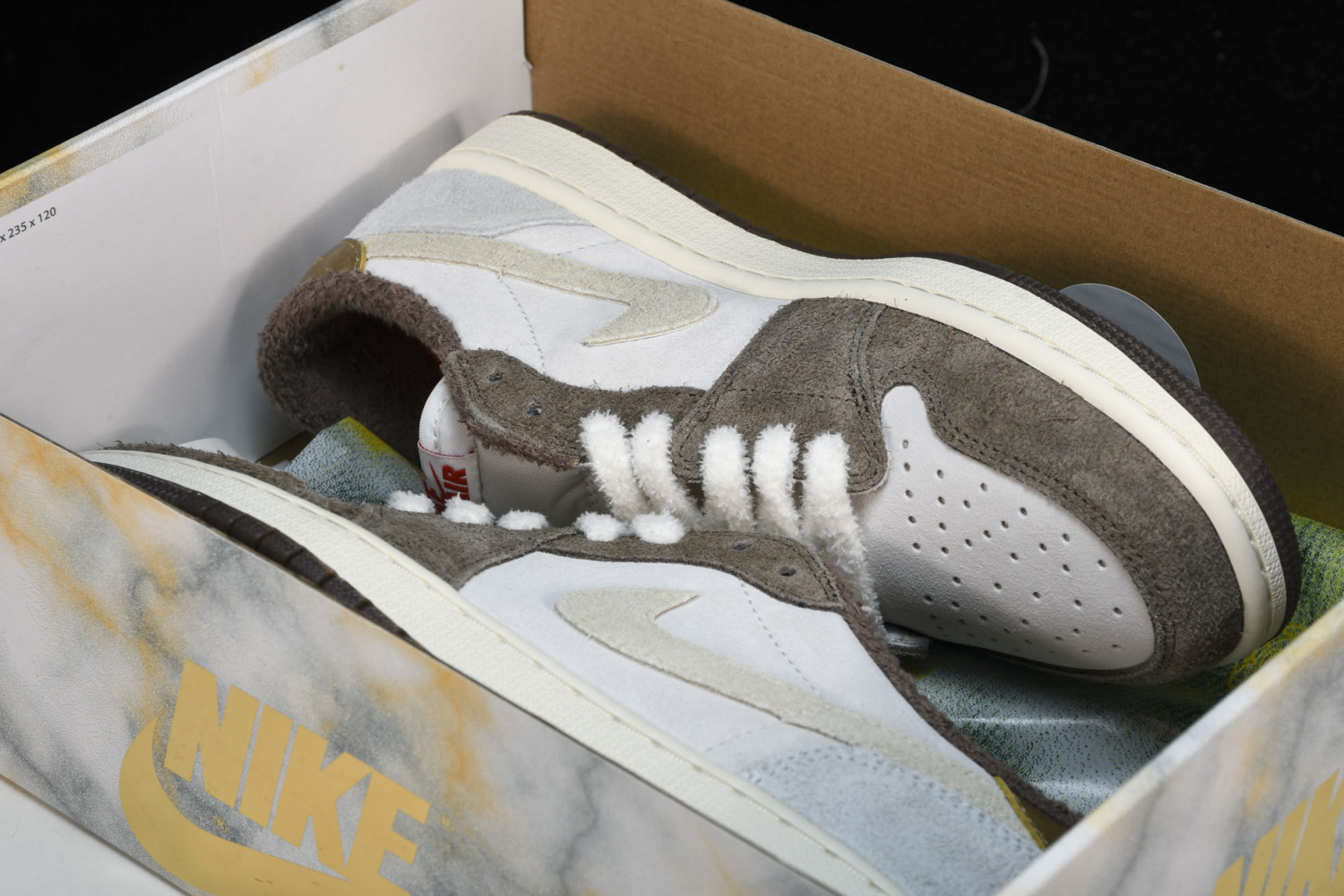AJ Low 尺码36-47.5

纯原版出品-Air Jordan 1 Low OG Year of 