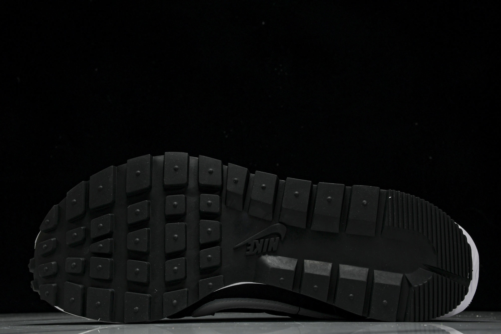 Sacai 尺码36-47.5

纯原版出品-Sacai X Nik VaPorWaffle 联名解构 