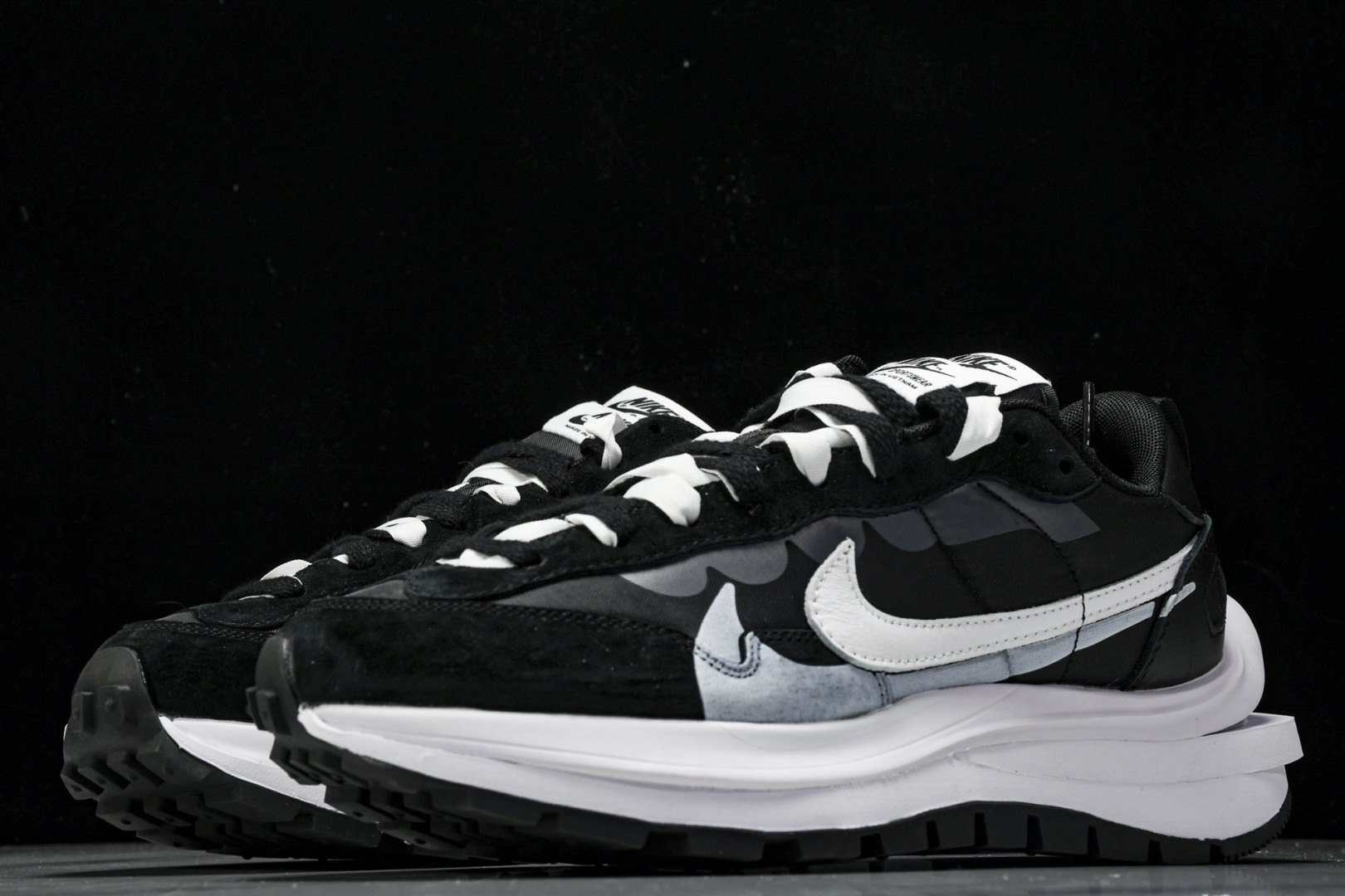 Sacai 尺码36-47.5

纯原版出品-Sacai X Nik VaPorWaffle 联名解构 