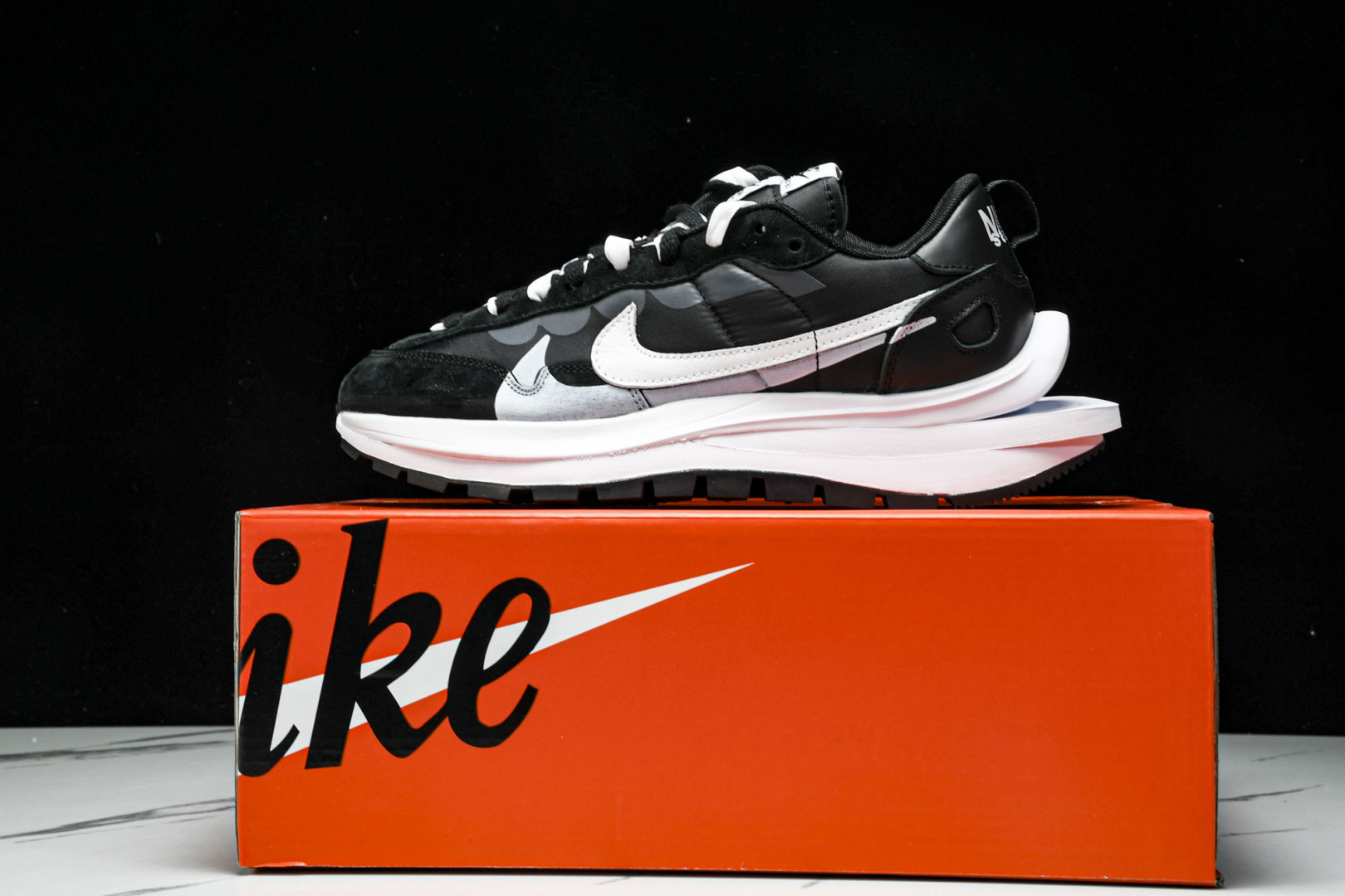 Sacai 尺码36-47.5

纯原版出品-Sacai X Nik VaPorWaffle 联名解构 