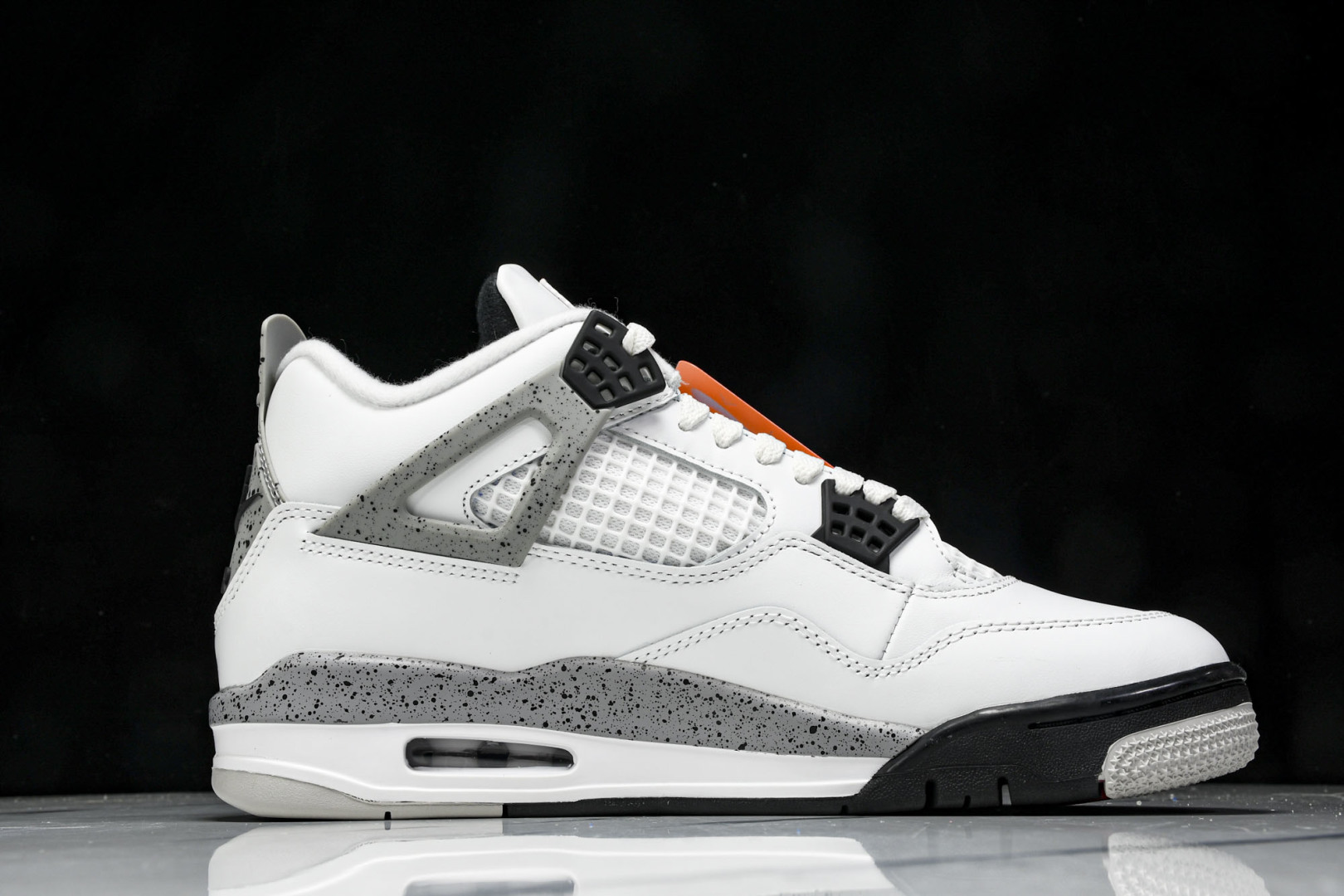 AJ4白水泥 尺码40.5-48.5

纯原出品-Air Jordan 4 Retro White Ce