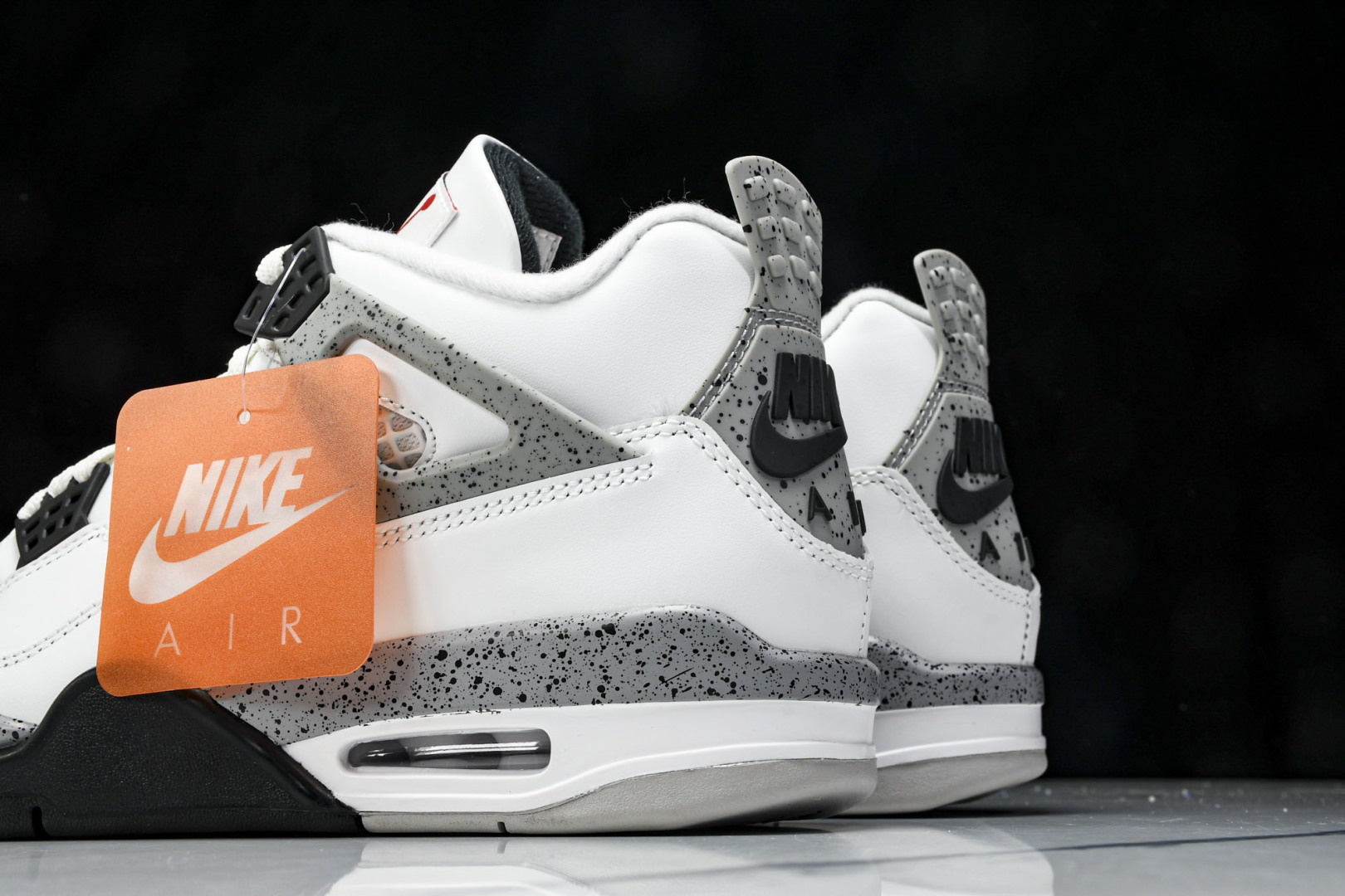 AJ4白水泥 尺码40.5-48.5

纯原出品-Air Jordan 4 Retro White Ce
