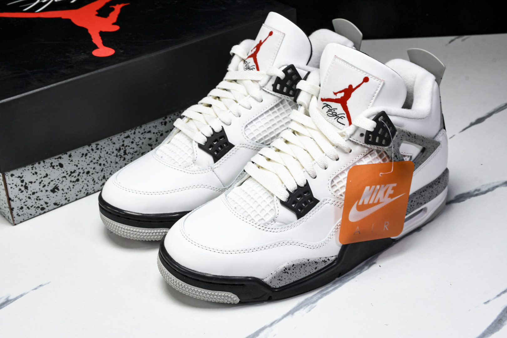 AJ4白水泥 尺码40.5-48.5

纯原出品-Air Jordan 4 Retro White Ce