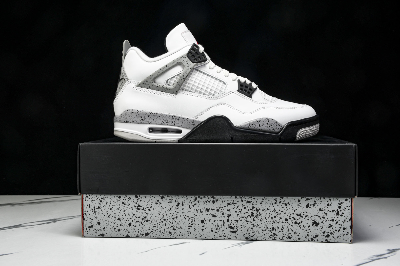 AJ4白水泥 尺码40.5-48.5

纯原出品-Air Jordan 4 Retro White Ce