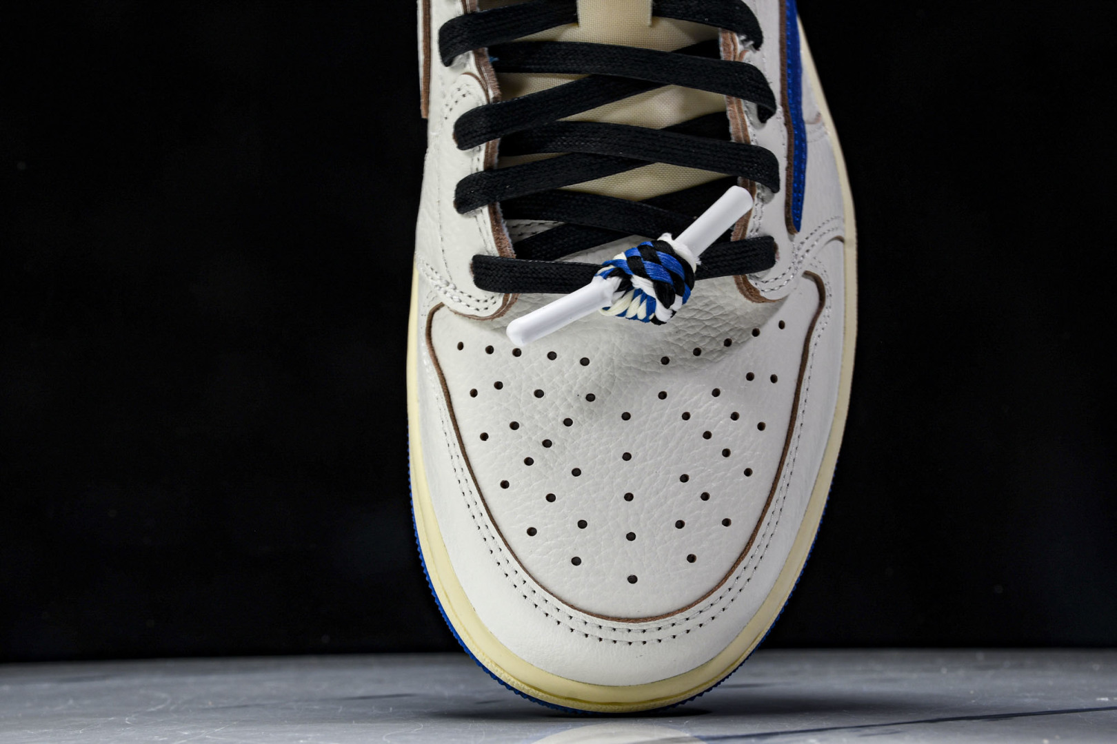 AJ Low白蓝 尺码36-50.5

纯原版出品-Fragment Design x Travis S