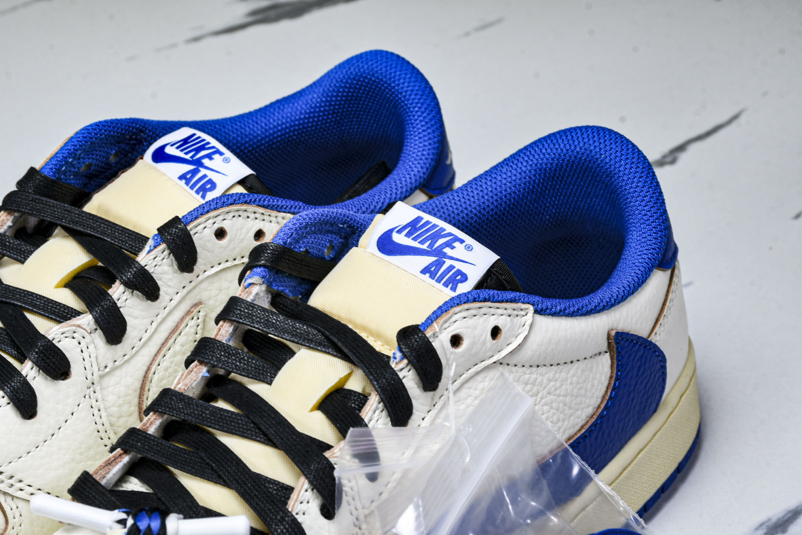 AJ Low白蓝 尺码36-50.5

纯原版出品-Fragment Design x Travis S