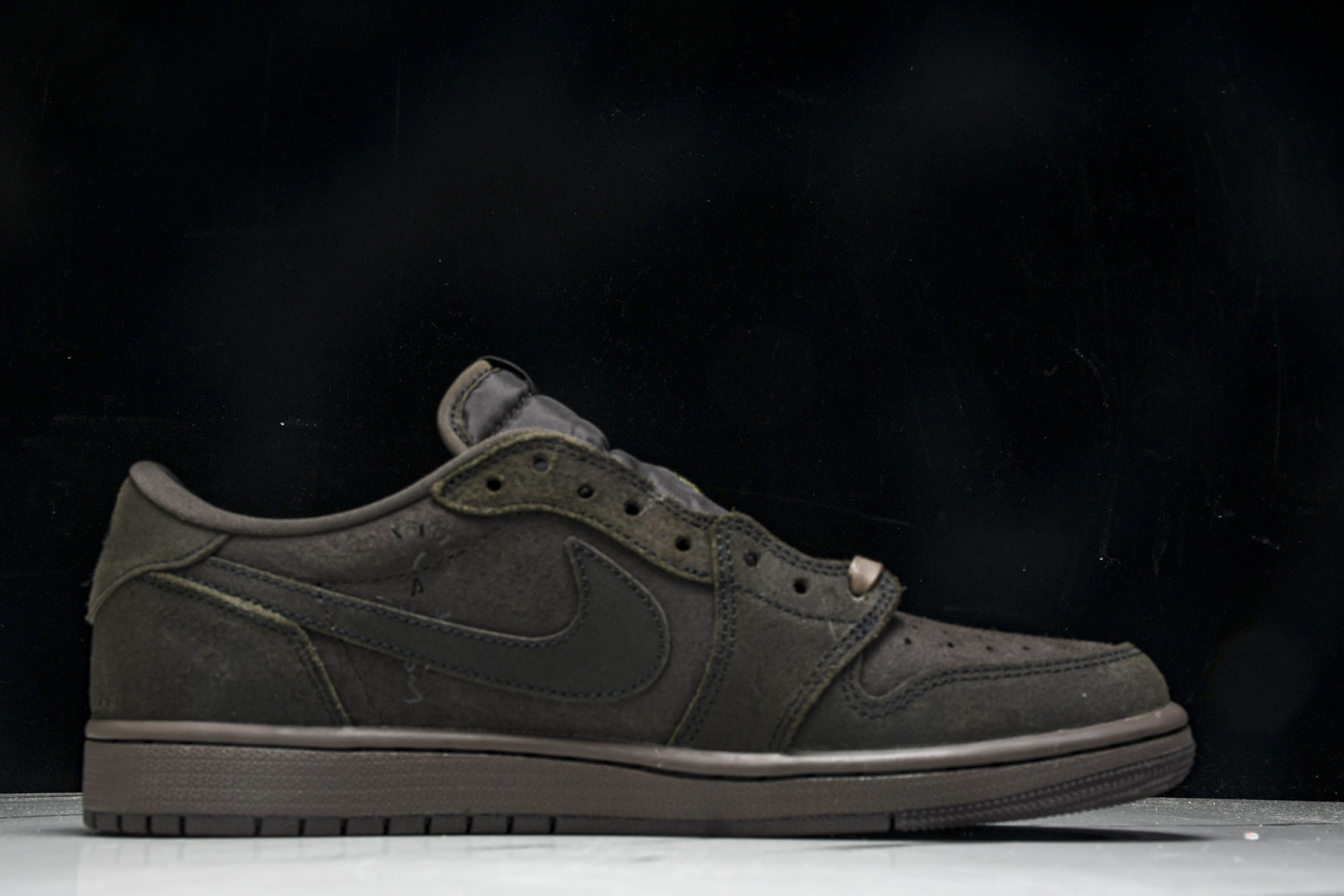 AJ Low黑棕 尺码40-48.5

纯原版出品-Air Jordan 1 Retro Low OG 