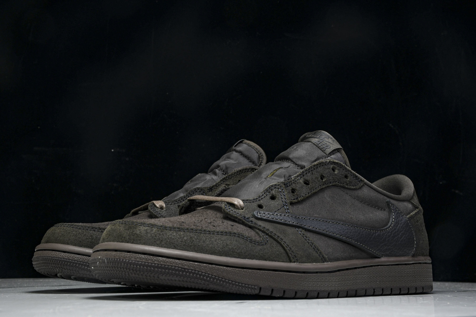 AJ Low黑棕 尺码40-48.5

纯原版出品-Air Jordan 1 Retro Low OG 