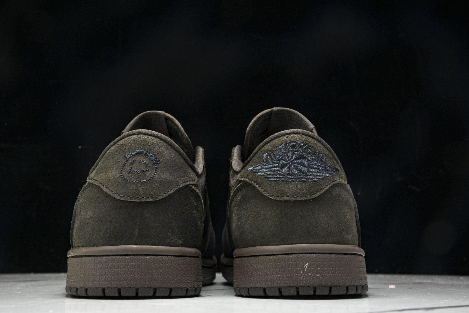 AJ Low黑棕 尺码40-48.5

纯原版出品-Air Jordan 1 Retro Low OG 