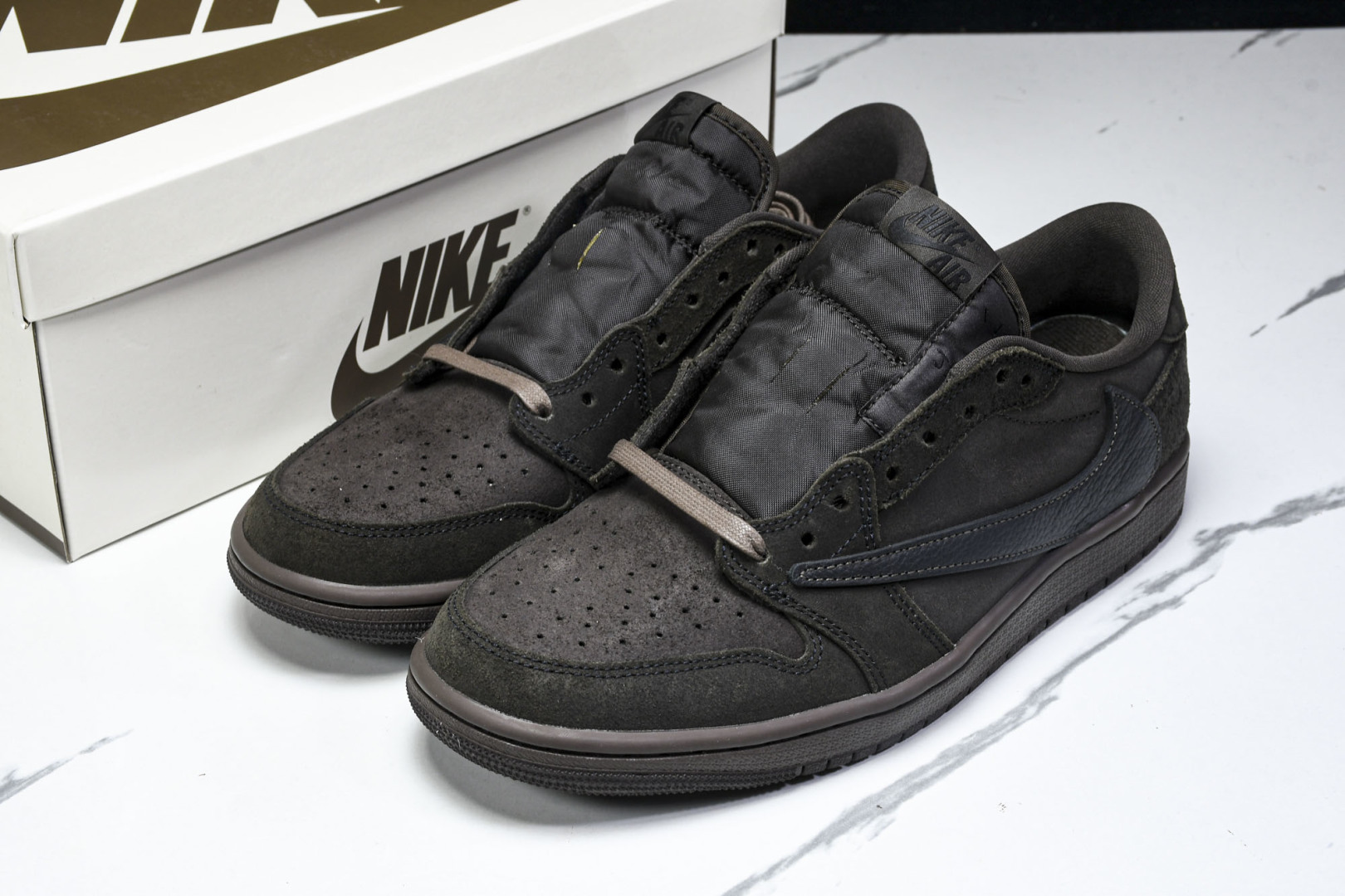 AJ Low黑棕 尺码40-48.5

纯原版出品-Air Jordan 1 Retro Low OG 