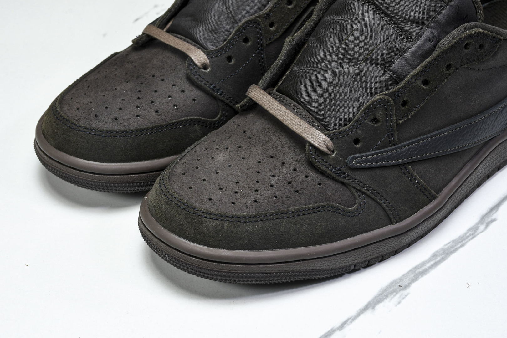 AJ Low黑棕 尺码40-48.5

纯原版出品-Air Jordan 1 Retro Low OG 