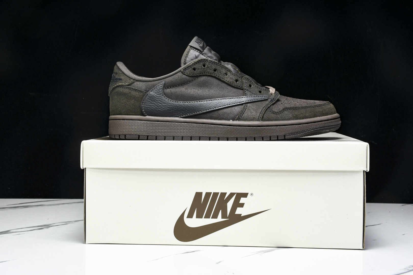 AJ Low黑棕 尺码40-48.5

纯原版出品-Air Jordan 1 Retro Low OG 