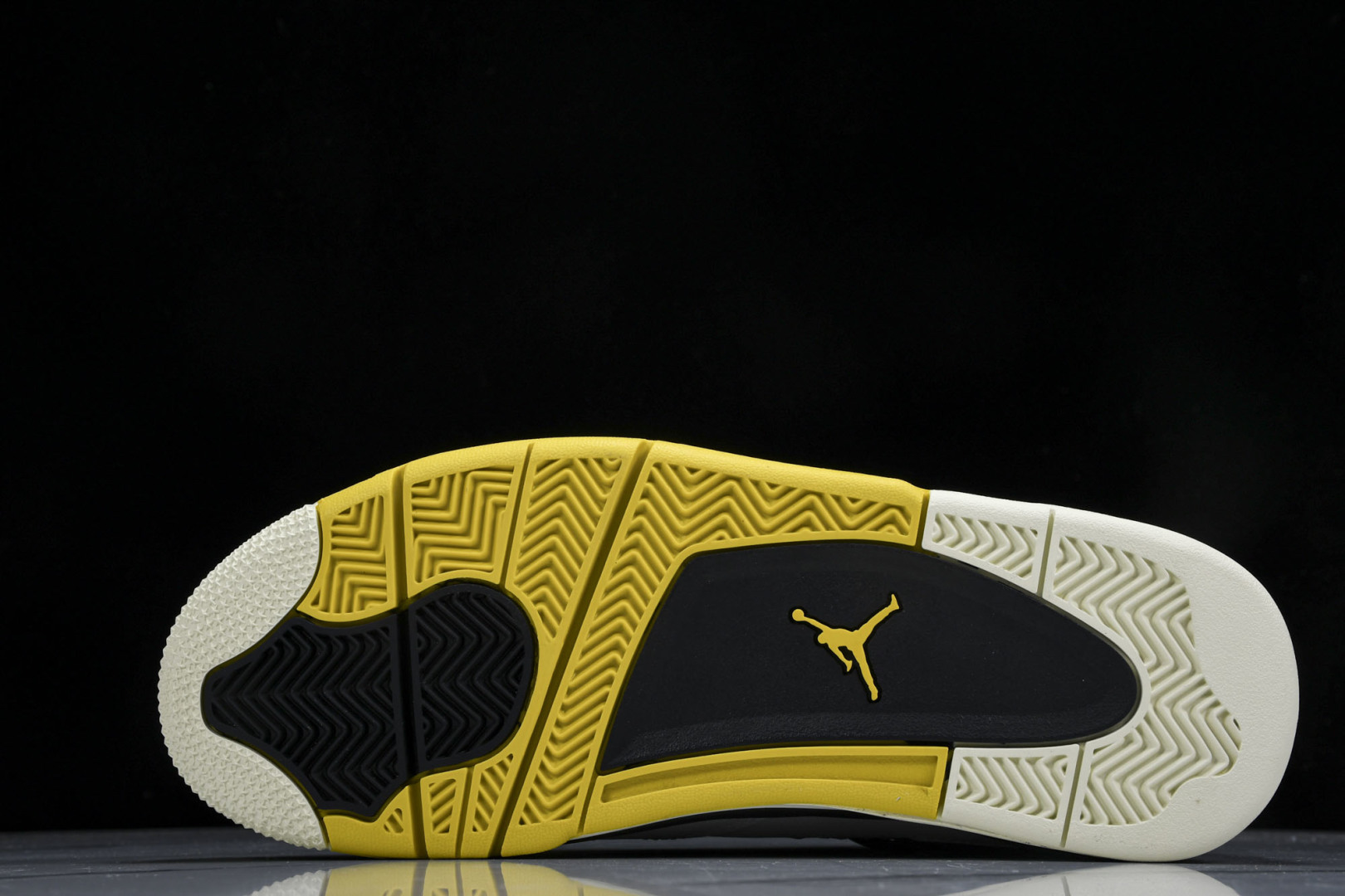 
【纯原】Air Jordan AJ4 Retro 白黄雷公 AQ9129-101-YZ005
尺码：4