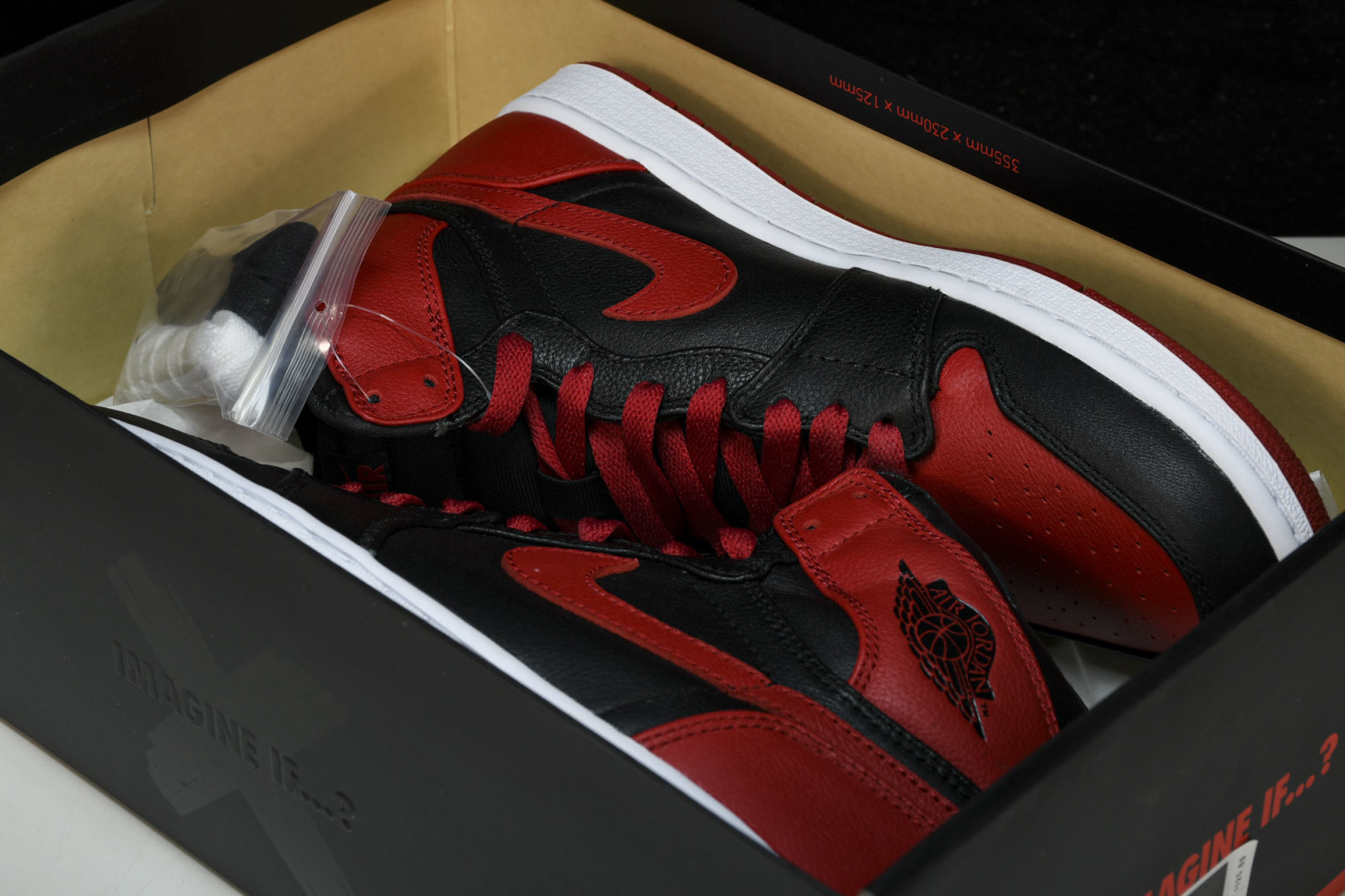 AJ1 黑红 尺码40-47.5

纯原版出品-Air Jordan 1 Retro“Banned”20