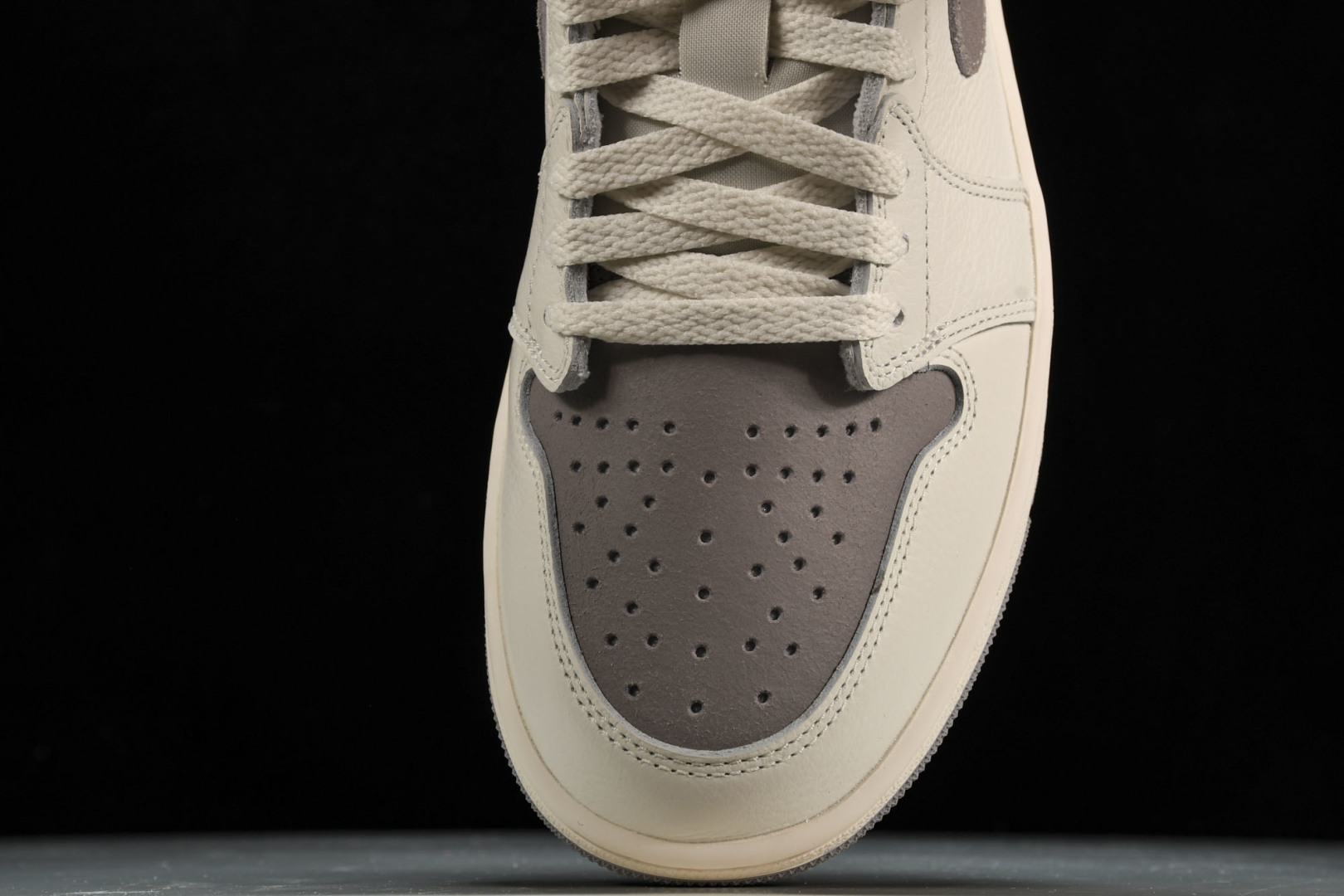 AJLow白灰 尺码40-47.5

纯原版出品-Air Jordan 1 Low OG“AtmosPh