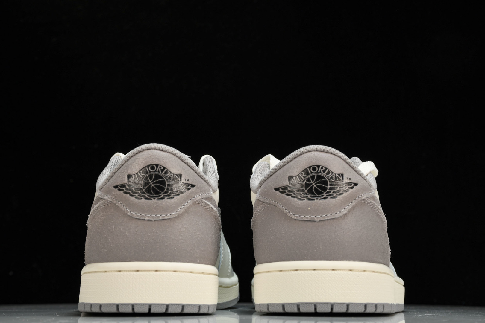 AJLow白灰 尺码40-47.5

纯原版出品-Air Jordan 1 Low OG“AtmosPh