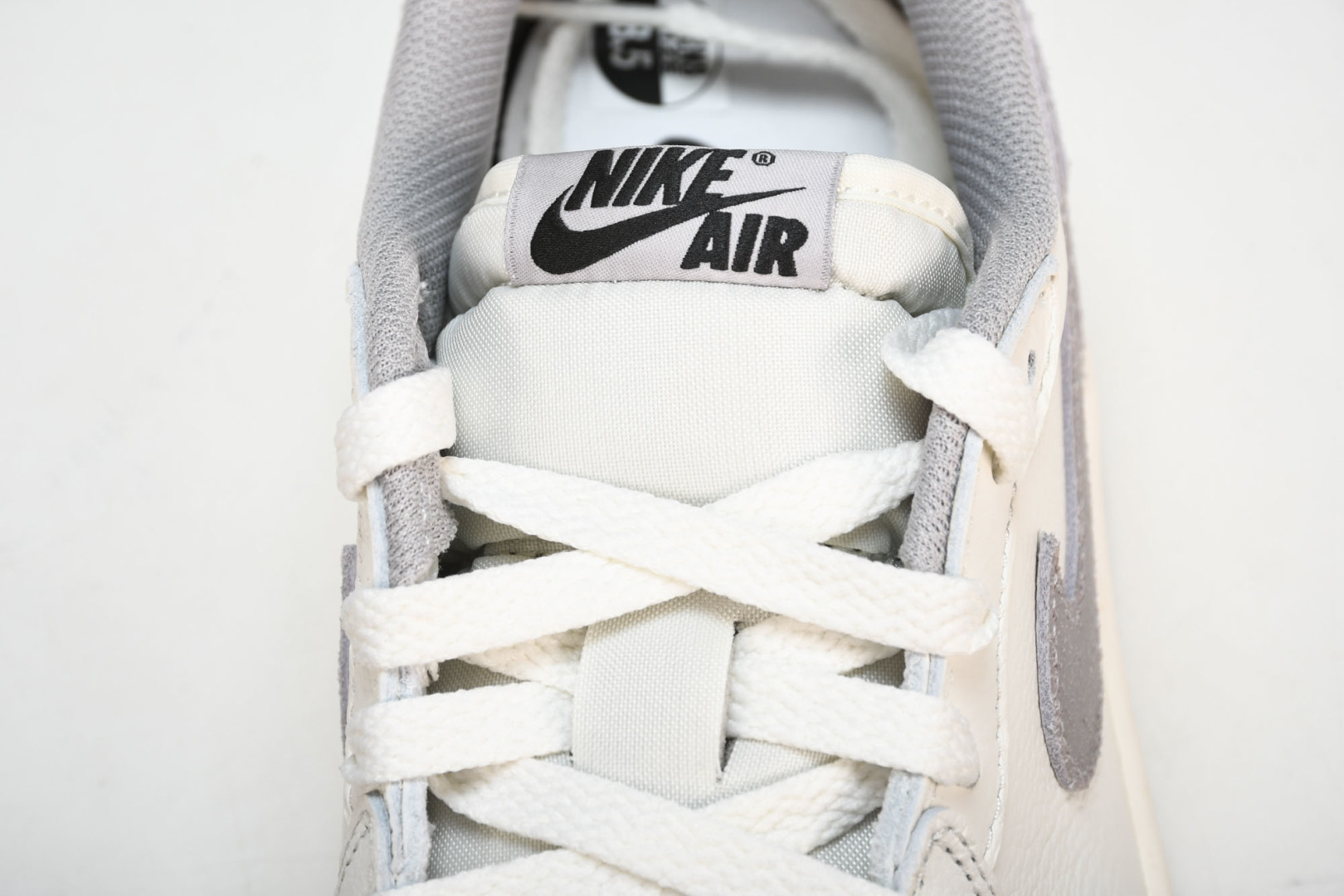 AJLow白灰 尺码40-47.5

纯原版出品-Air Jordan 1 Low OG“AtmosPh