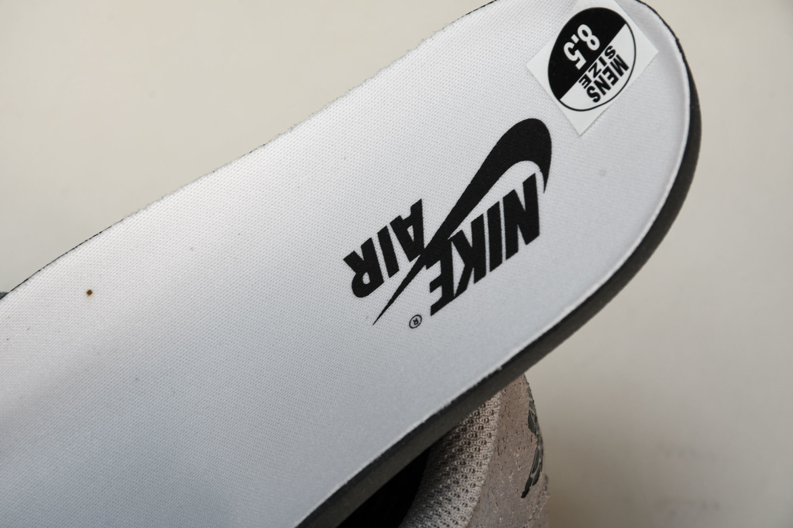 AJLow白灰 尺码40-47.5

纯原版出品-Air Jordan 1 Low OG“AtmosPh
