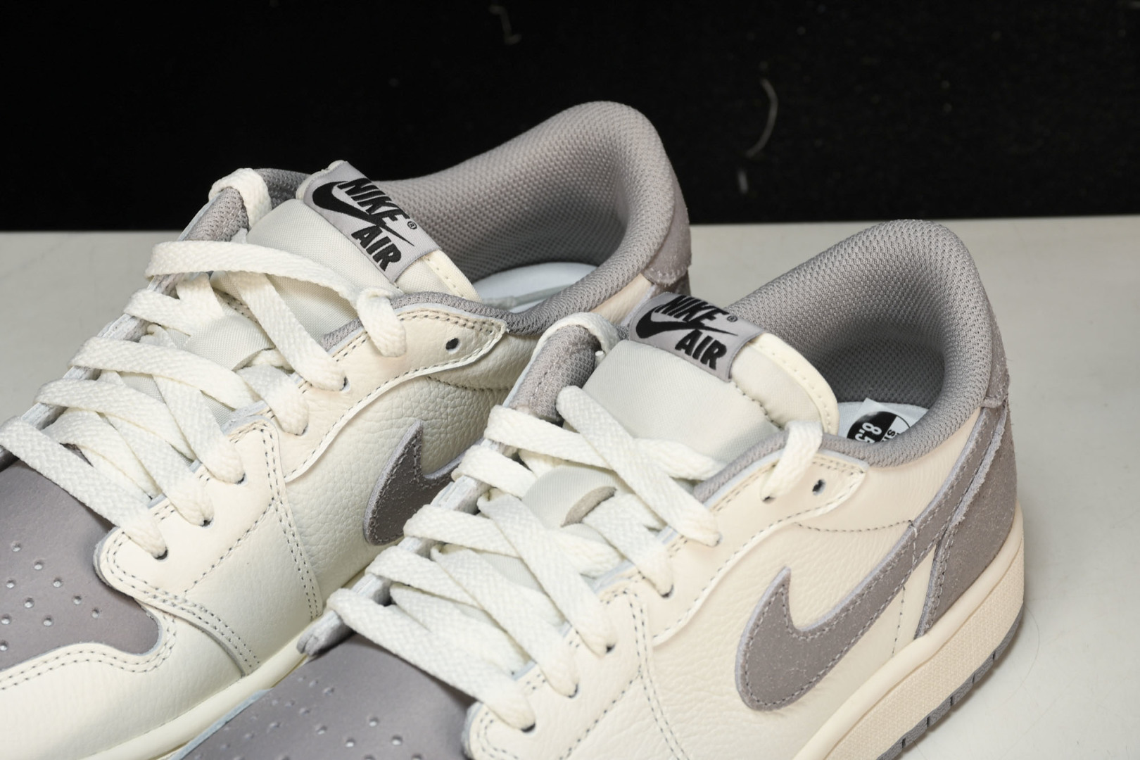 AJLow白灰 尺码40-47.5

纯原版出品-Air Jordan 1 Low OG“AtmosPh