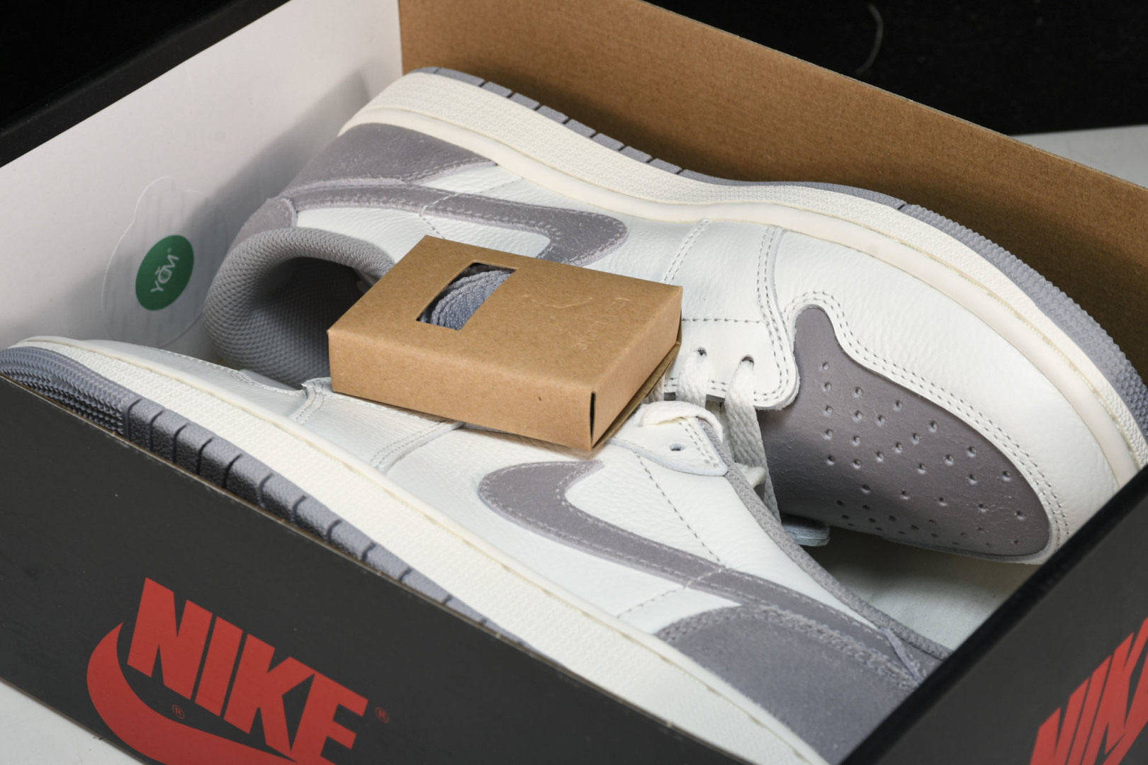 AJLow白灰 尺码40-47.5

纯原版出品-Air Jordan 1 Low OG“AtmosPh