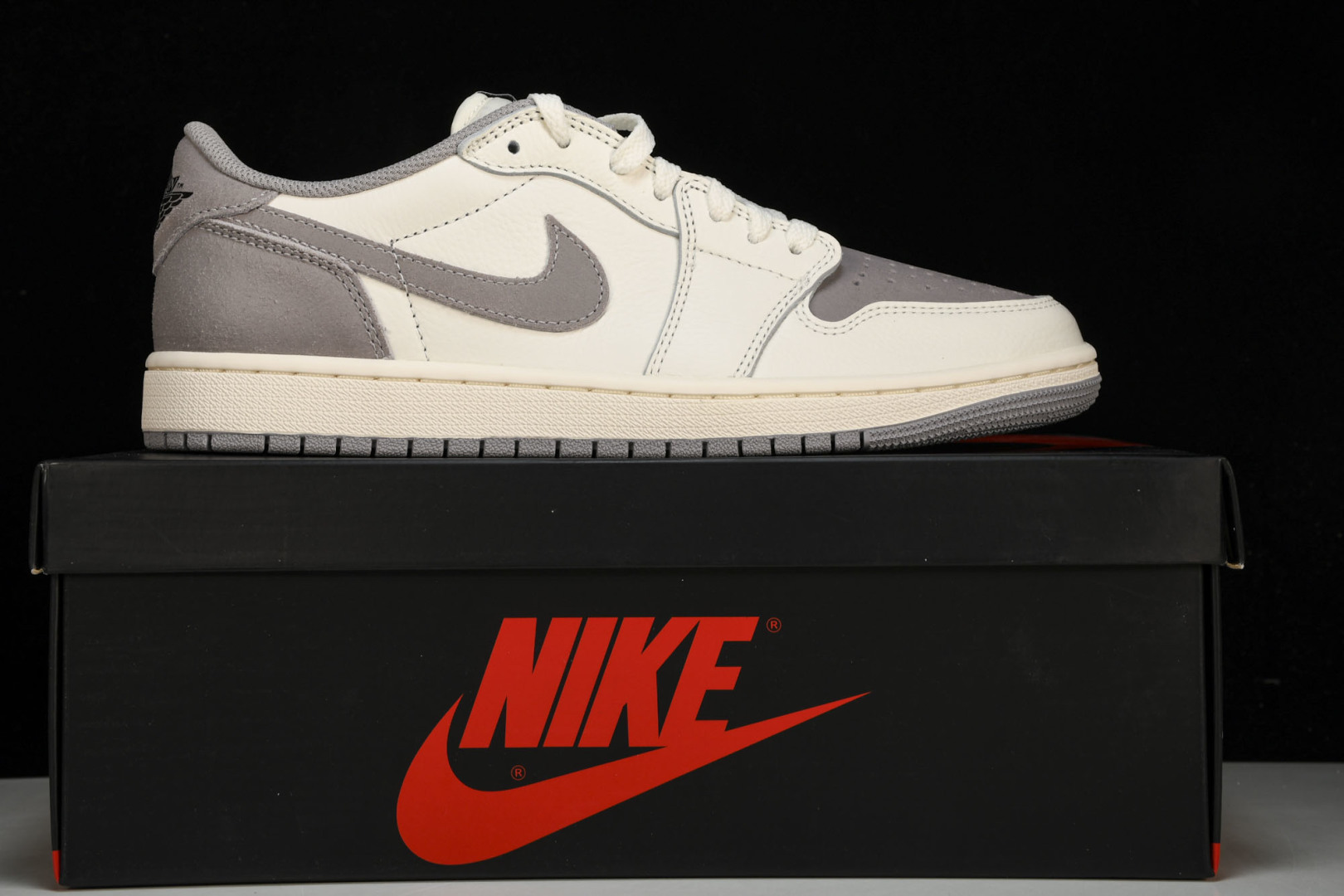 AJLow白灰 尺码40-47.5

纯原版出品-Air Jordan 1 Low OG“AtmosPh