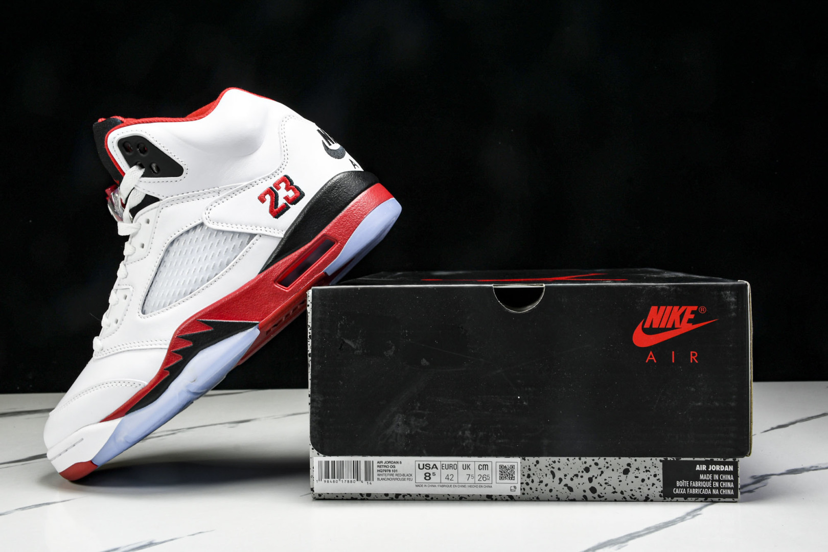AJ5 尺码40.5-47.5

纯原版出品-Air Jordan 5 Retro Fire Red B