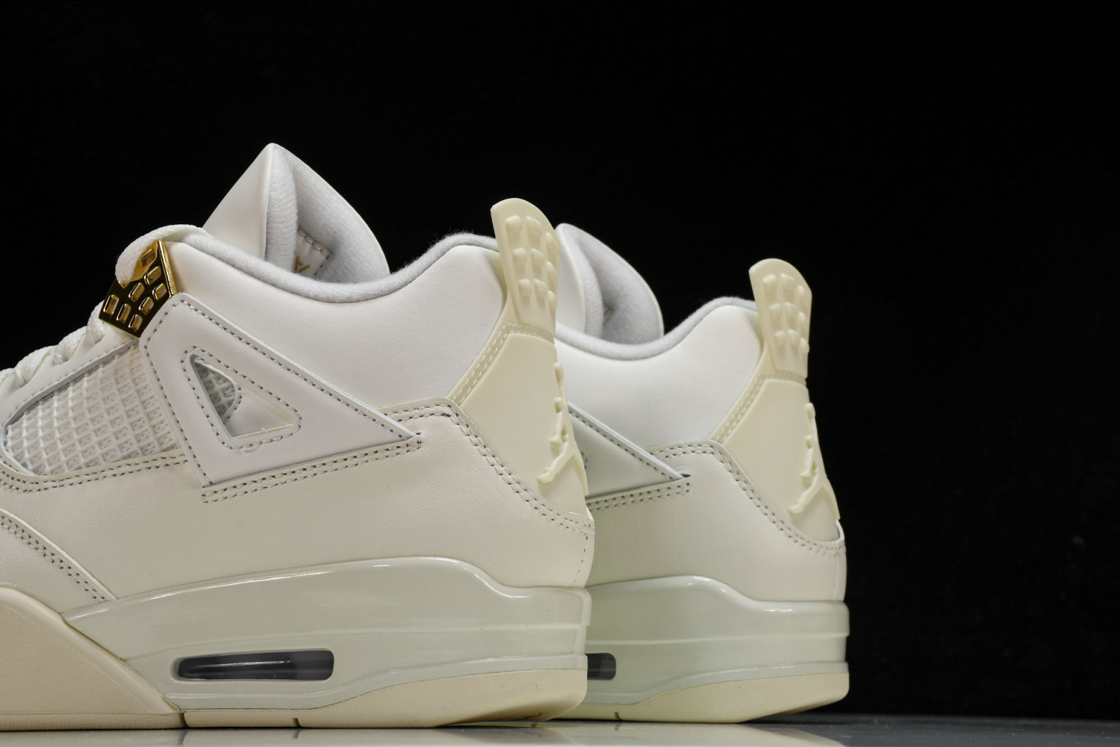 AJ4奶白色 尺码36-47.5

纯原出品-WMNS Air Jordan4 Retro 奶白色 AQ