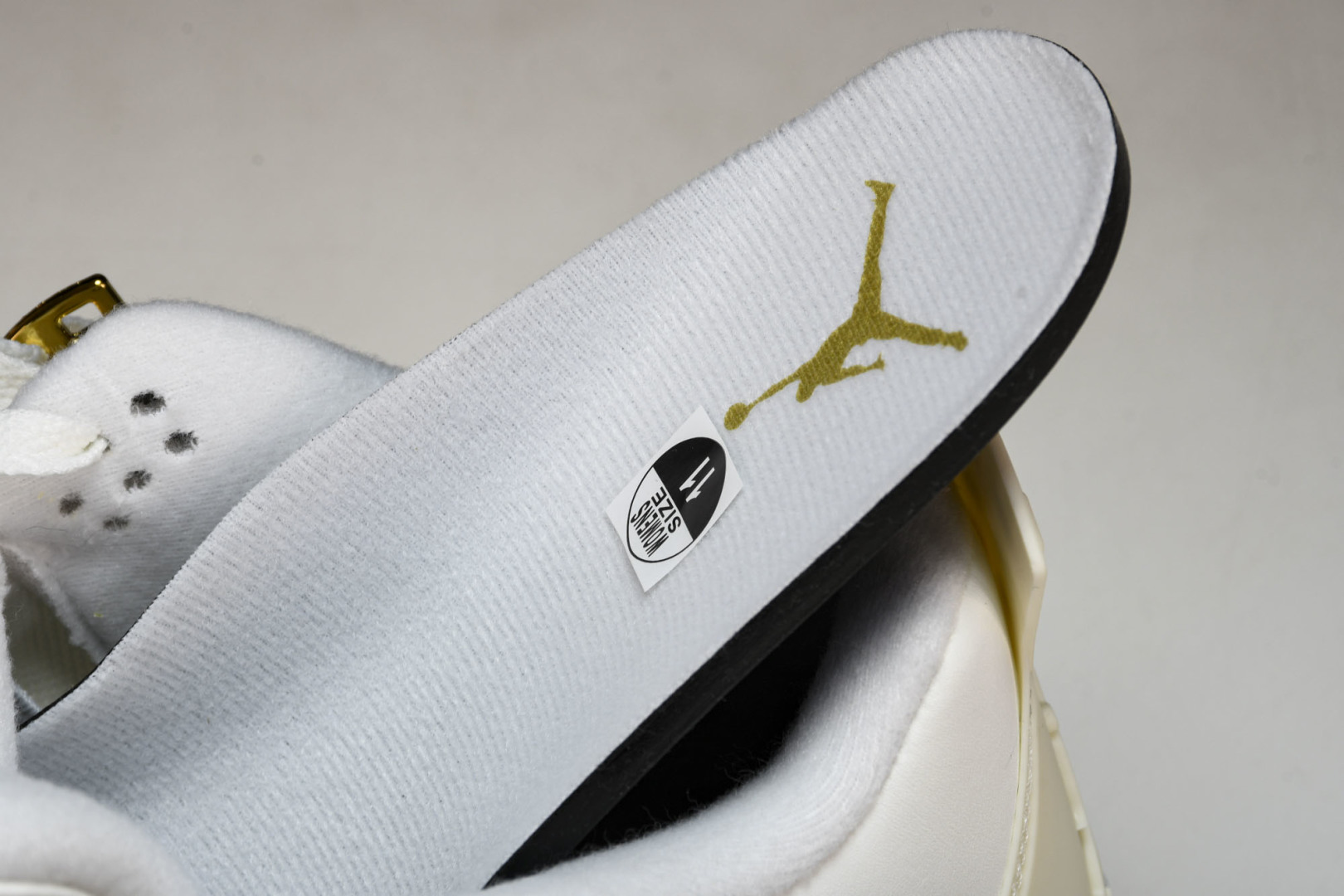 AJ4奶白色 尺码36-47.5

纯原出品-WMNS Air Jordan4 Retro 奶白色 AQ