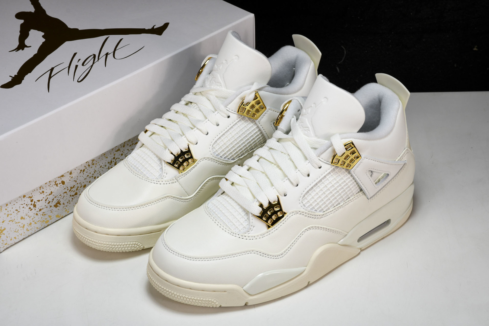 AJ4奶白色 尺码36-47.5

纯原出品-WMNS Air Jordan4 Retro 奶白色 AQ