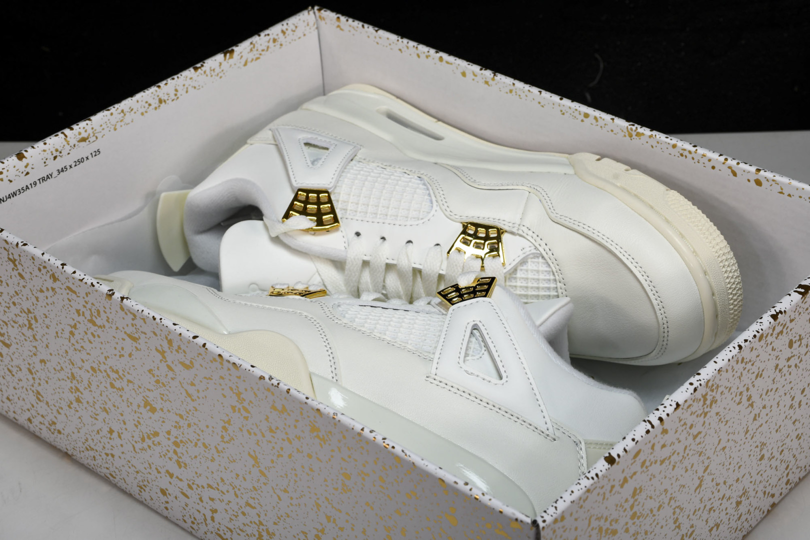AJ4奶白色 尺码36-47.5

纯原出品-WMNS Air Jordan4 Retro 奶白色 AQ
