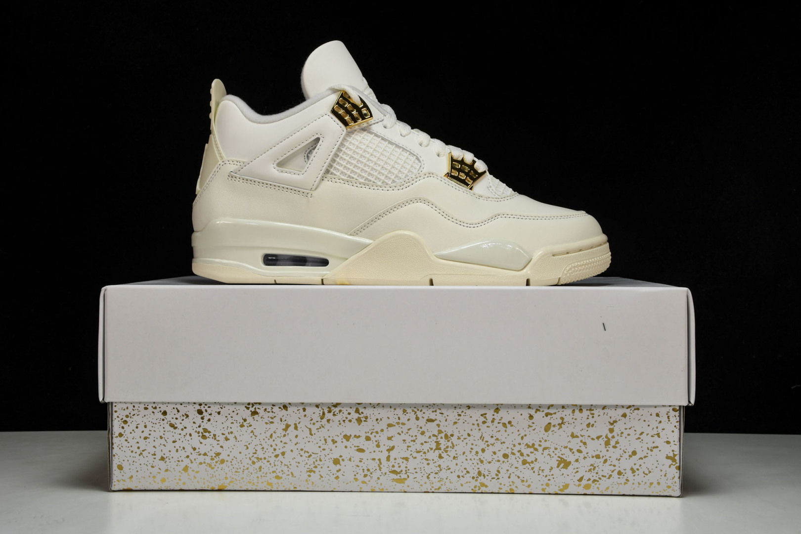 AJ4奶白色 尺码36-47.5

纯原出品-WMNS Air Jordan4 Retro 奶白色 AQ