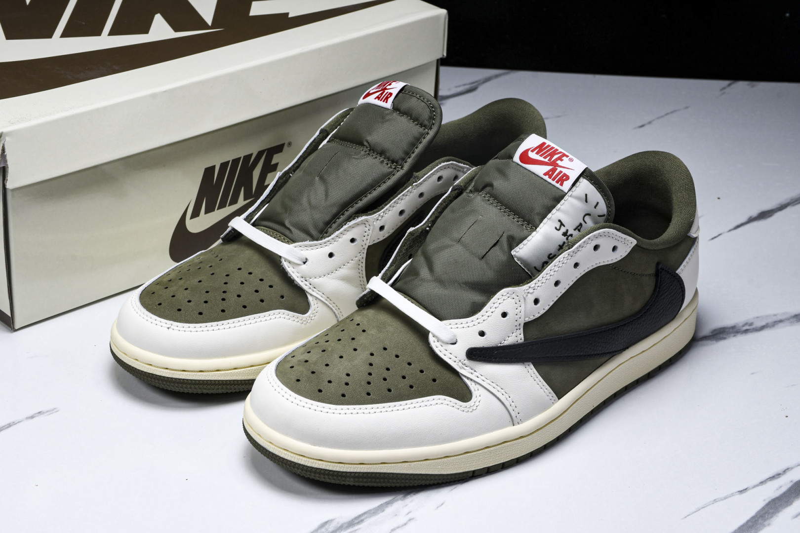 AJ1 Low 尺码36-48.5

纯原出品-Travis Scott x Air Jordan 1 