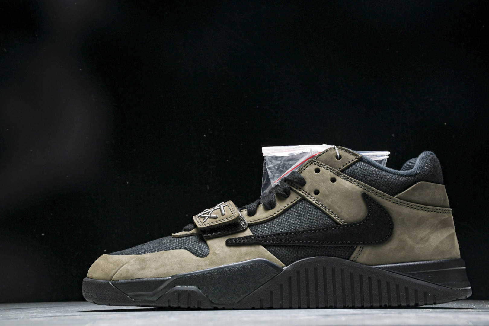 AJ Low黑棕 尺码40-48.5

纯原版出品-Travis Scott x Jordan JumP