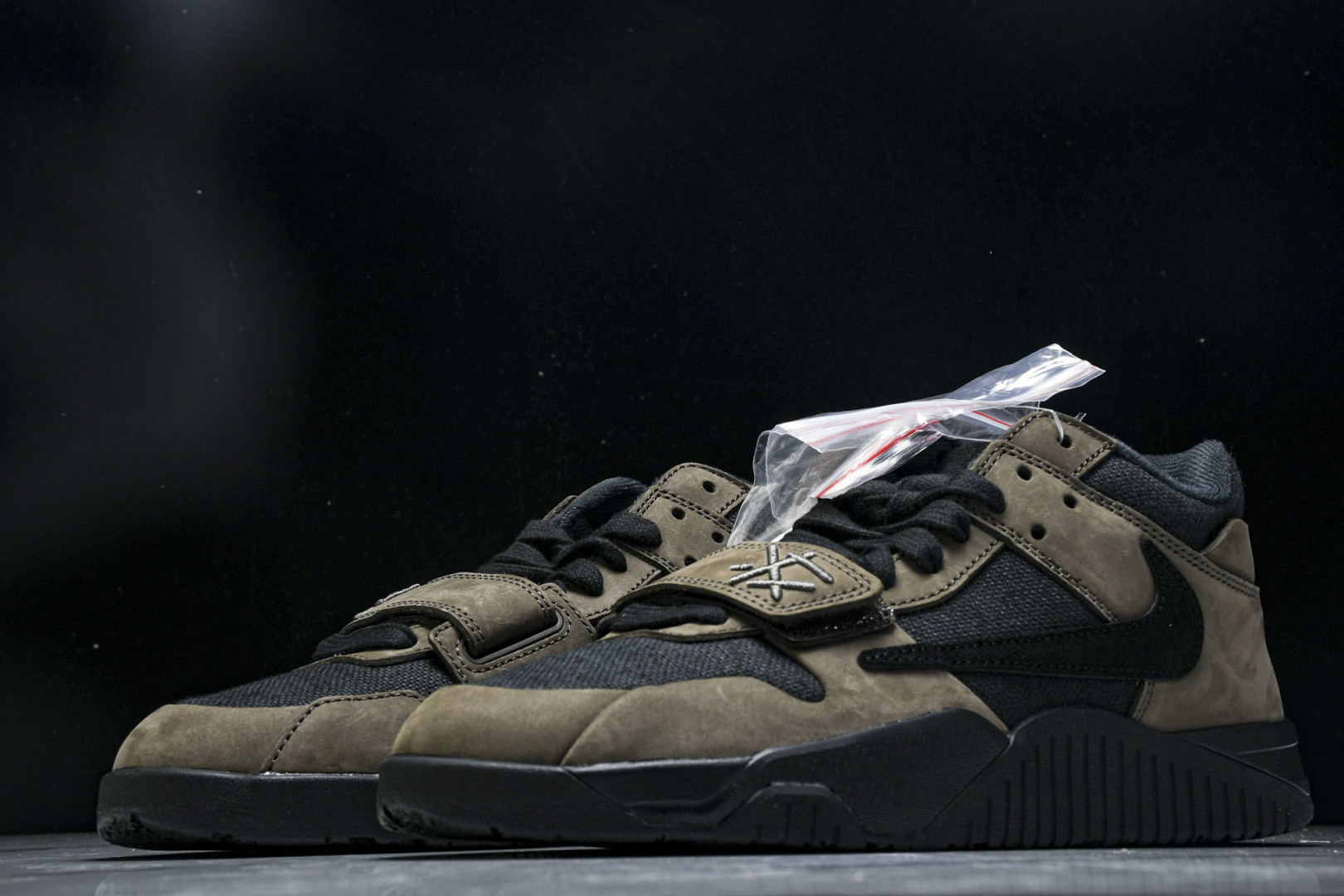 AJ Low黑棕 尺码40-48.5

纯原版出品-Travis Scott x Jordan JumP