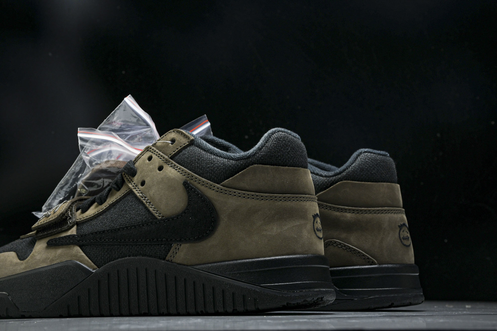 AJ Low黑棕 尺码40-48.5

纯原版出品-Travis Scott x Jordan JumP