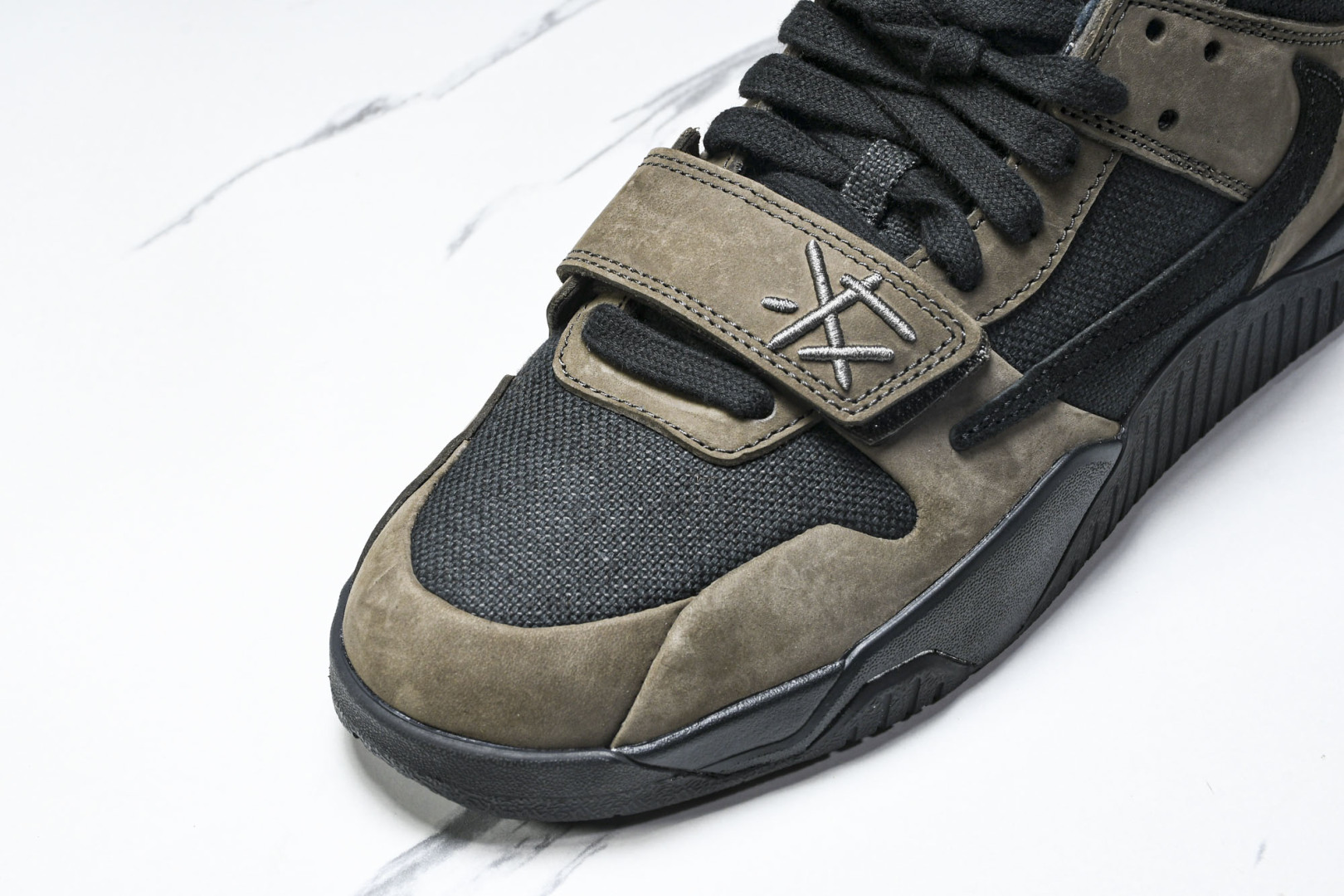 AJ Low黑棕 尺码40-48.5

纯原版出品-Travis Scott x Jordan JumP