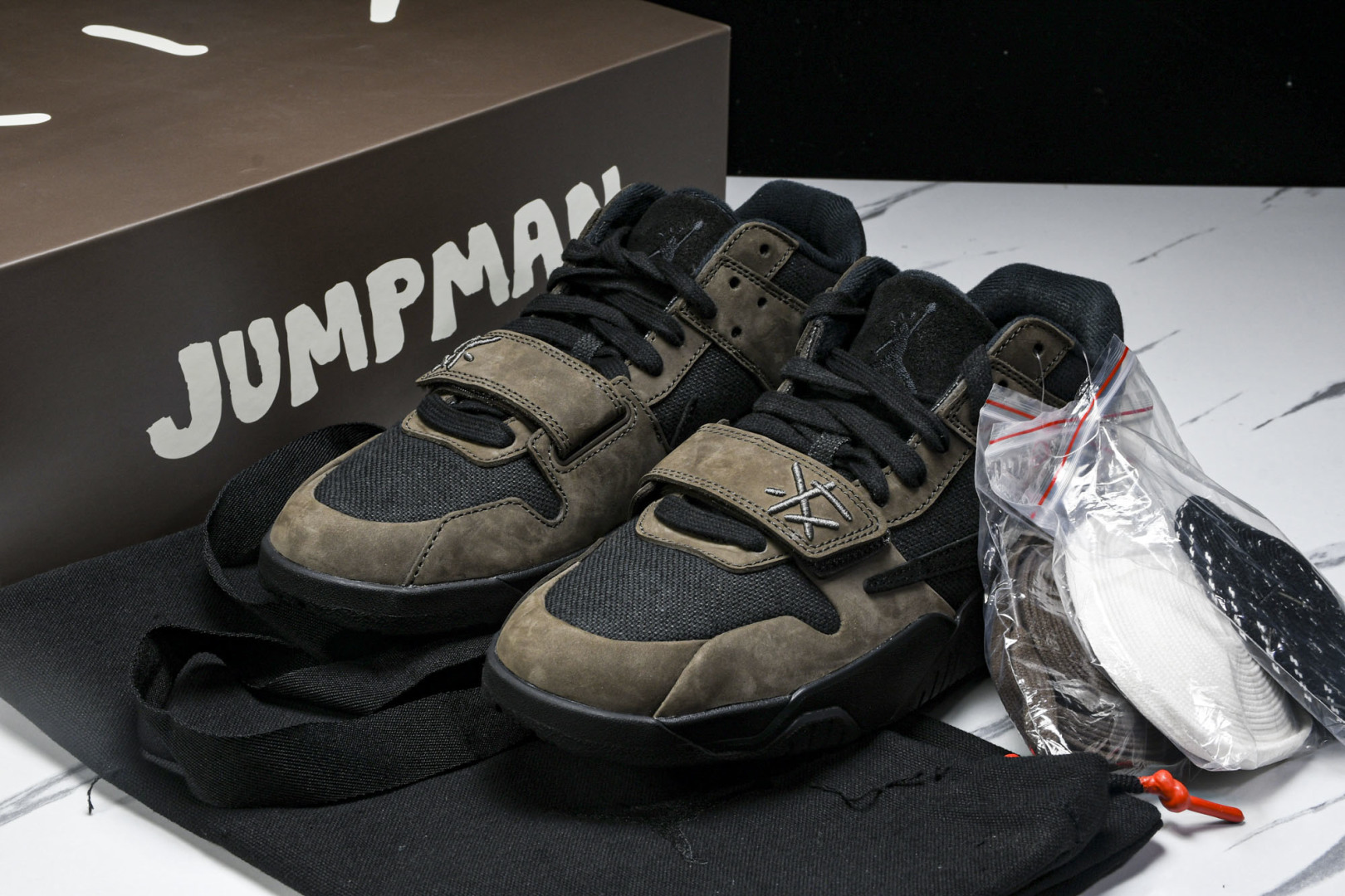 AJ Low黑棕 尺码40-48.5

纯原版出品-Travis Scott x Jordan JumP