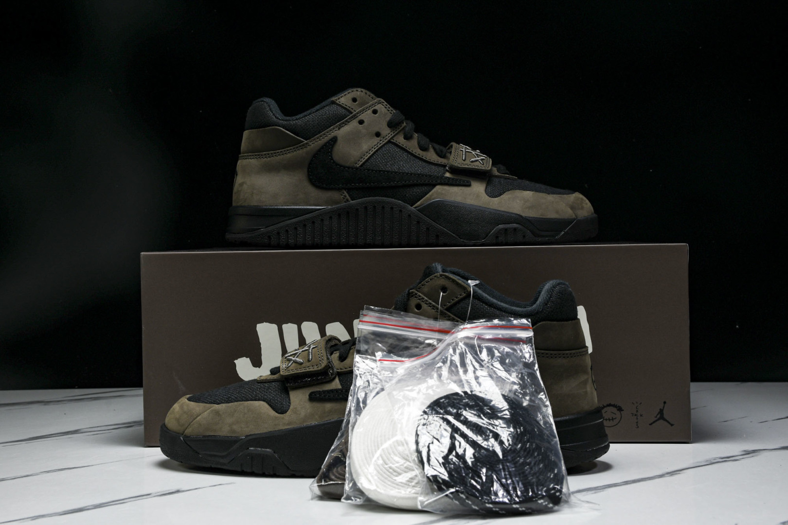 AJ Low黑棕 尺码40-48.5

纯原版出品-Travis Scott x Jordan JumP