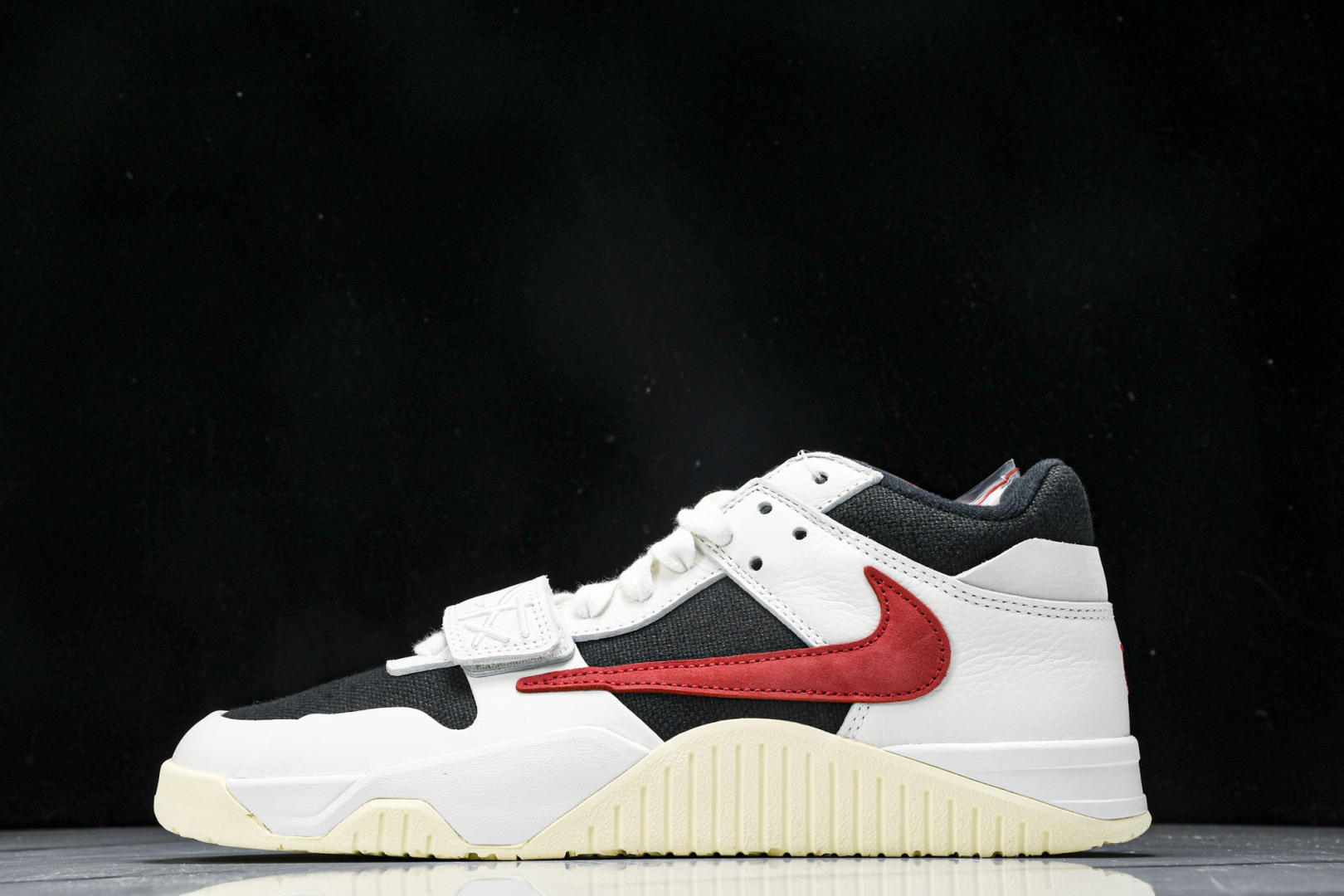 AJ Low 尺码36-47.5

纯原版出品-Travis Scott x Jordan JumPma