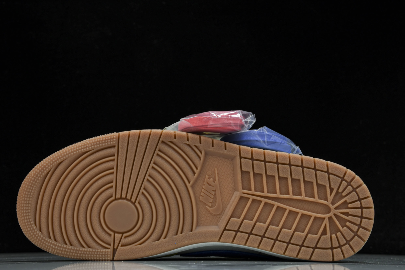 AJ Low金丝雀 尺码36-48.5

纯原版出品-WMNS Travis Scott x Air J