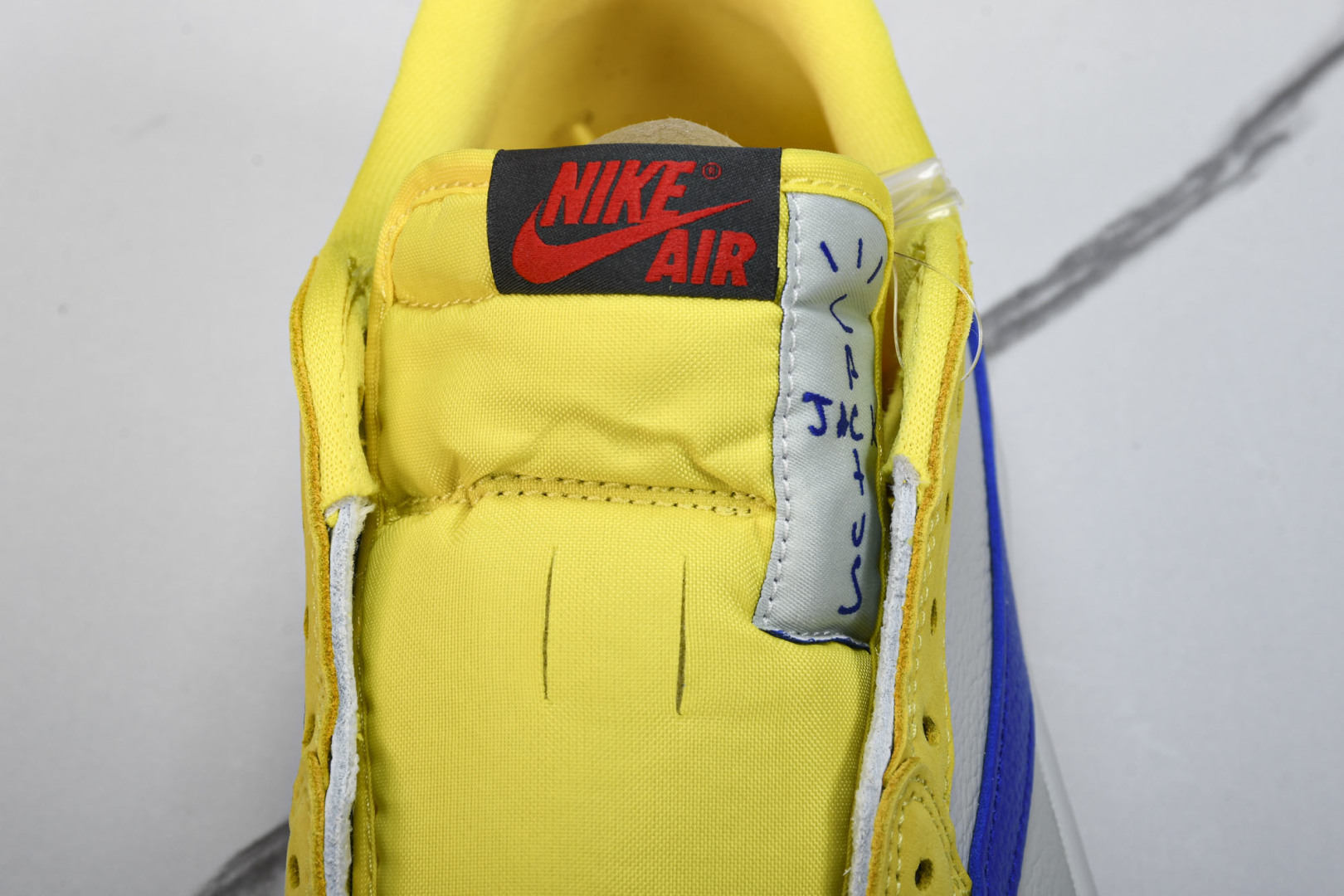 AJ Low金丝雀 尺码36-48.5

纯原版出品-WMNS Travis Scott x Air J