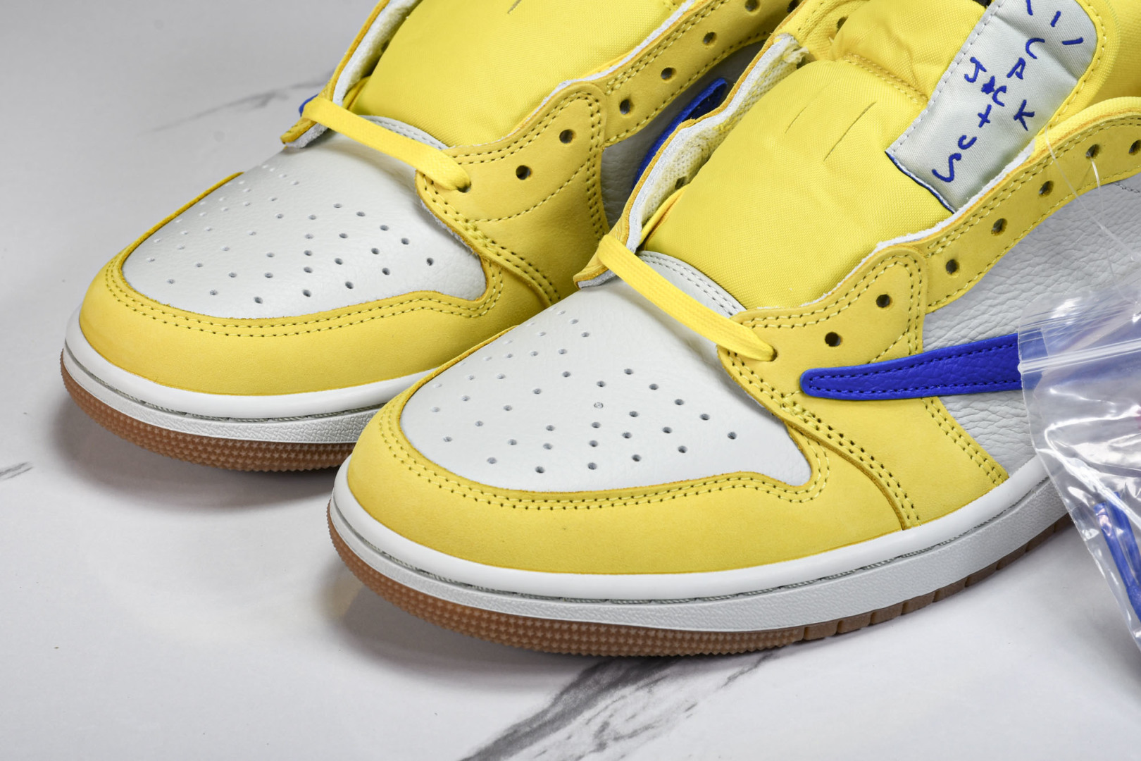 AJ Low金丝雀 尺码36-48.5

纯原版出品-WMNS Travis Scott x Air J