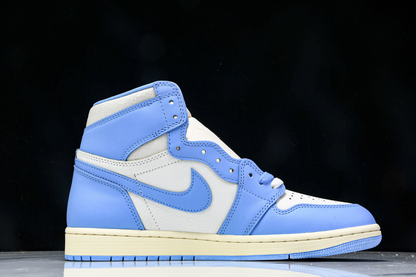AJ1高帮 尺码40-48.5

纯原版出品-Air Jordan 1 Retro High OG UN