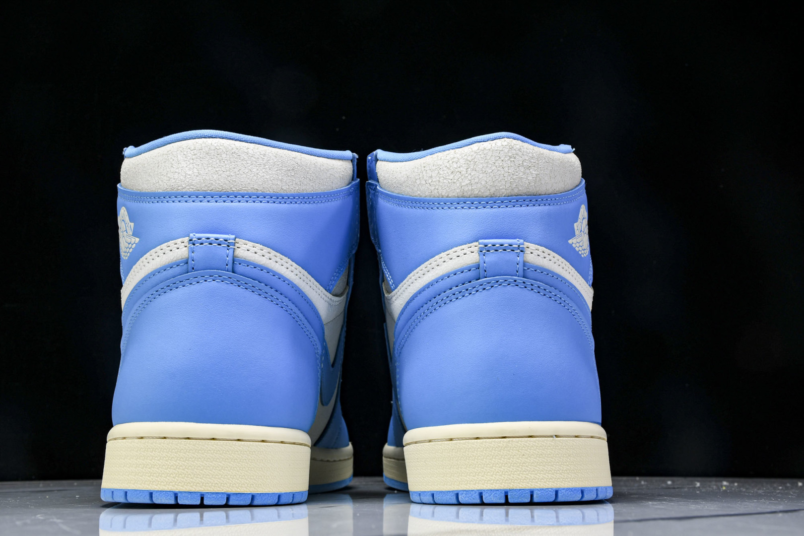 AJ1高帮 尺码40-48.5

纯原版出品-Air Jordan 1 Retro High OG UN