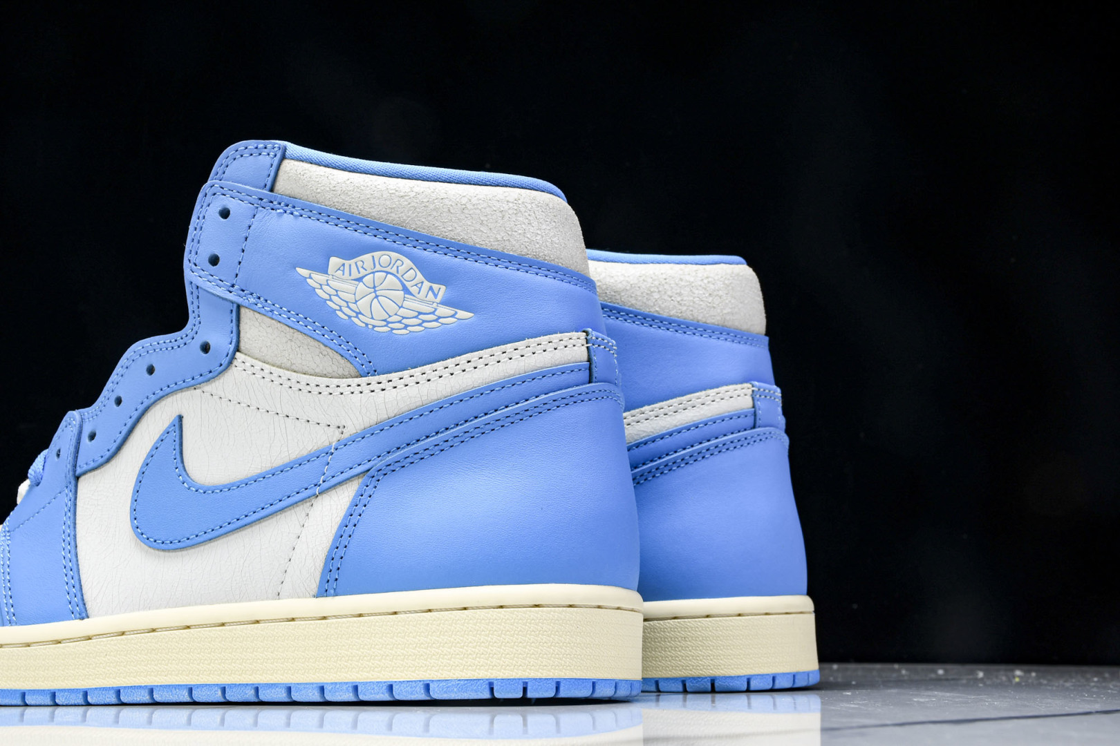 AJ1高帮 尺码40-48.5

纯原版出品-Air Jordan 1 Retro High OG UN