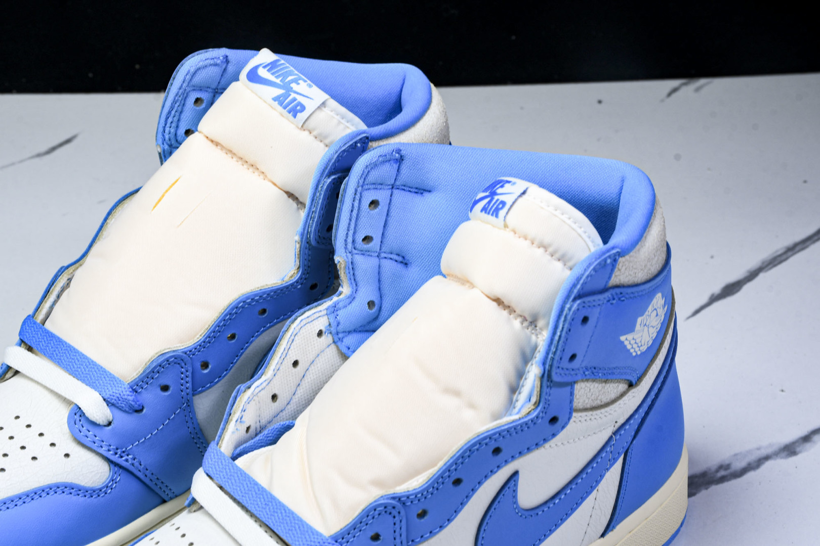 AJ1高帮 尺码40-48.5

纯原版出品-Air Jordan 1 Retro High OG UN