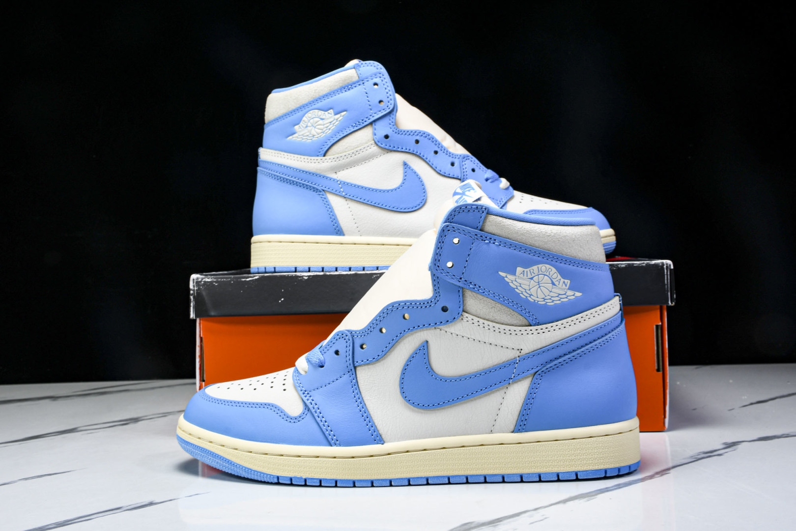 AJ1高帮 尺码40-48.5

纯原版出品-Air Jordan 1 Retro High OG UN