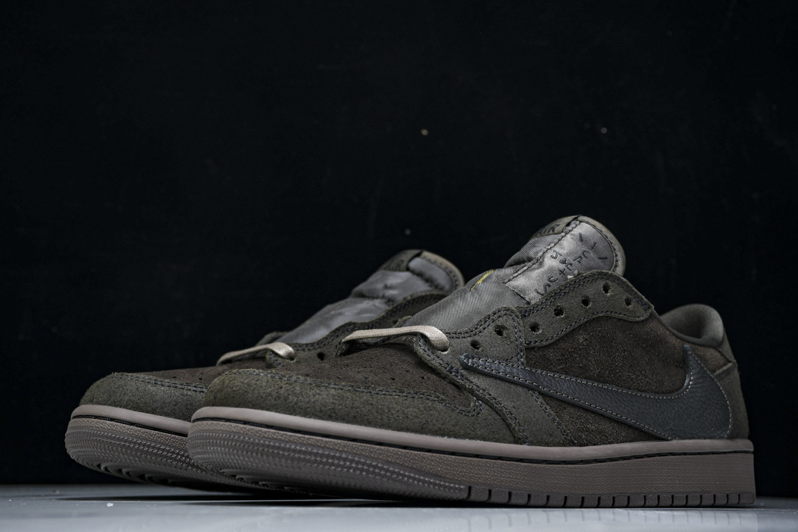 AJ Low黑棕 尺码40-48.5

纯原版出品-Air Jordan 1 Retro Low OG 